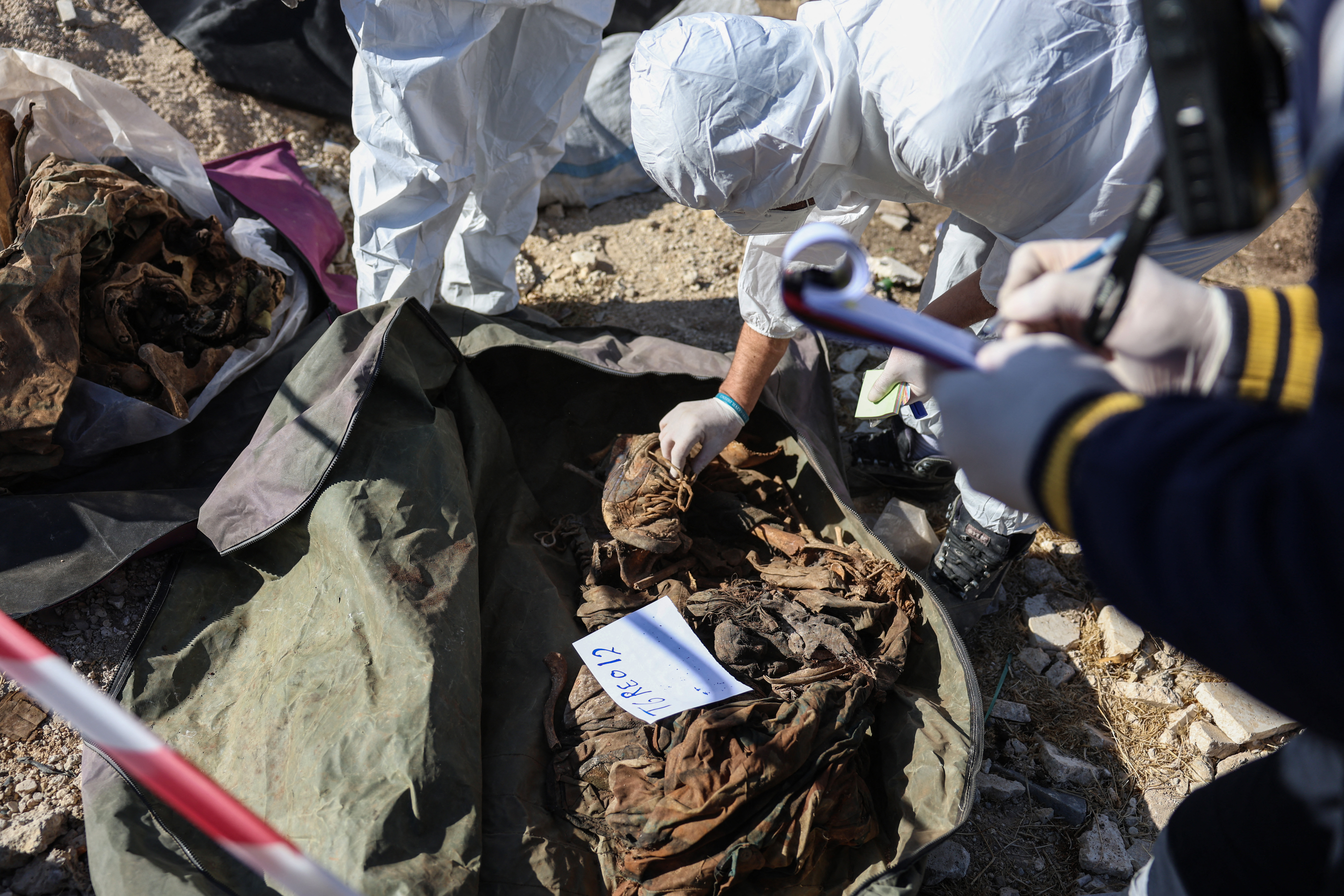Mass grave found in Damascus