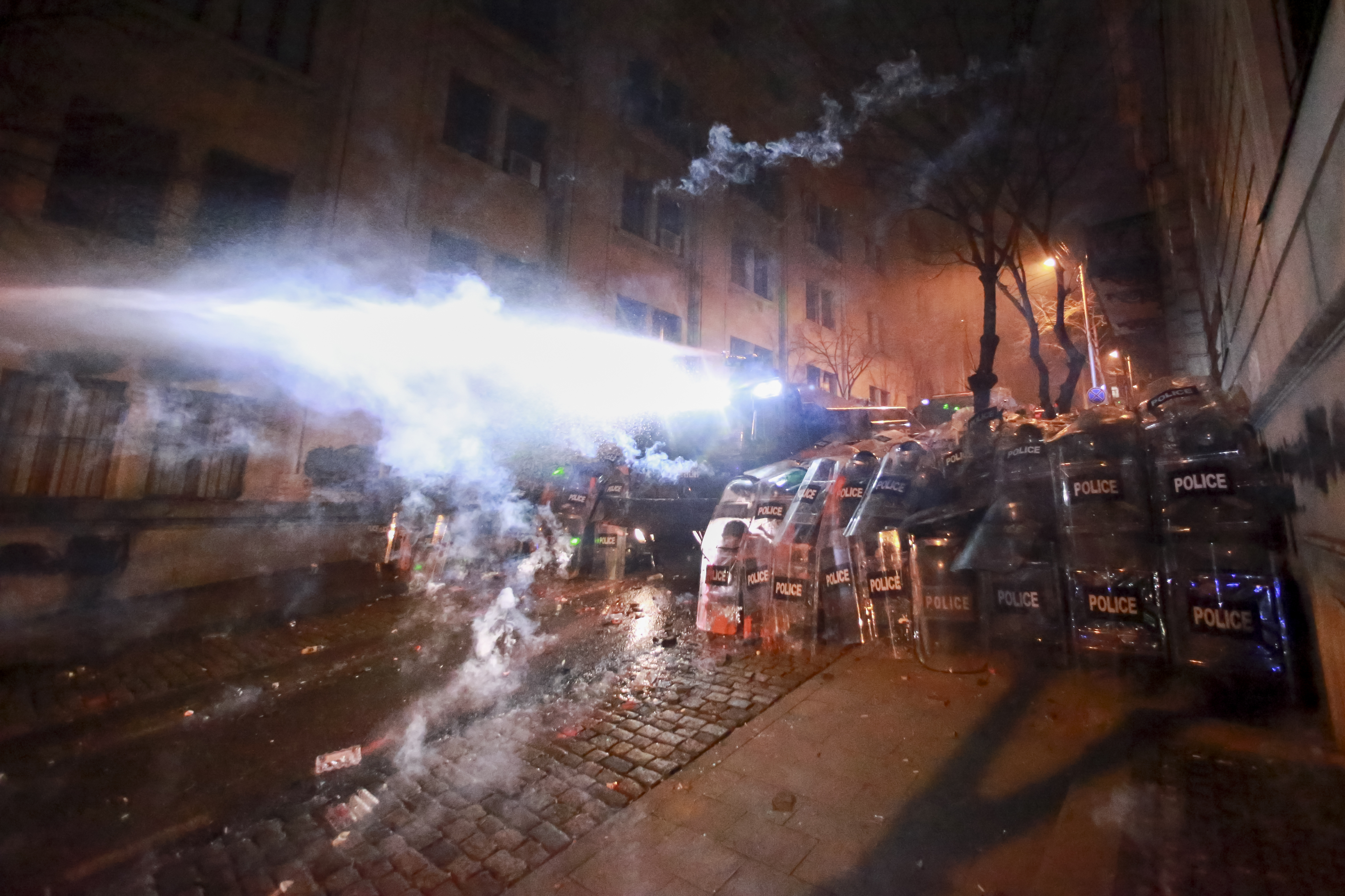 Tens of thousands of pro-EU protesters rally in Georgia