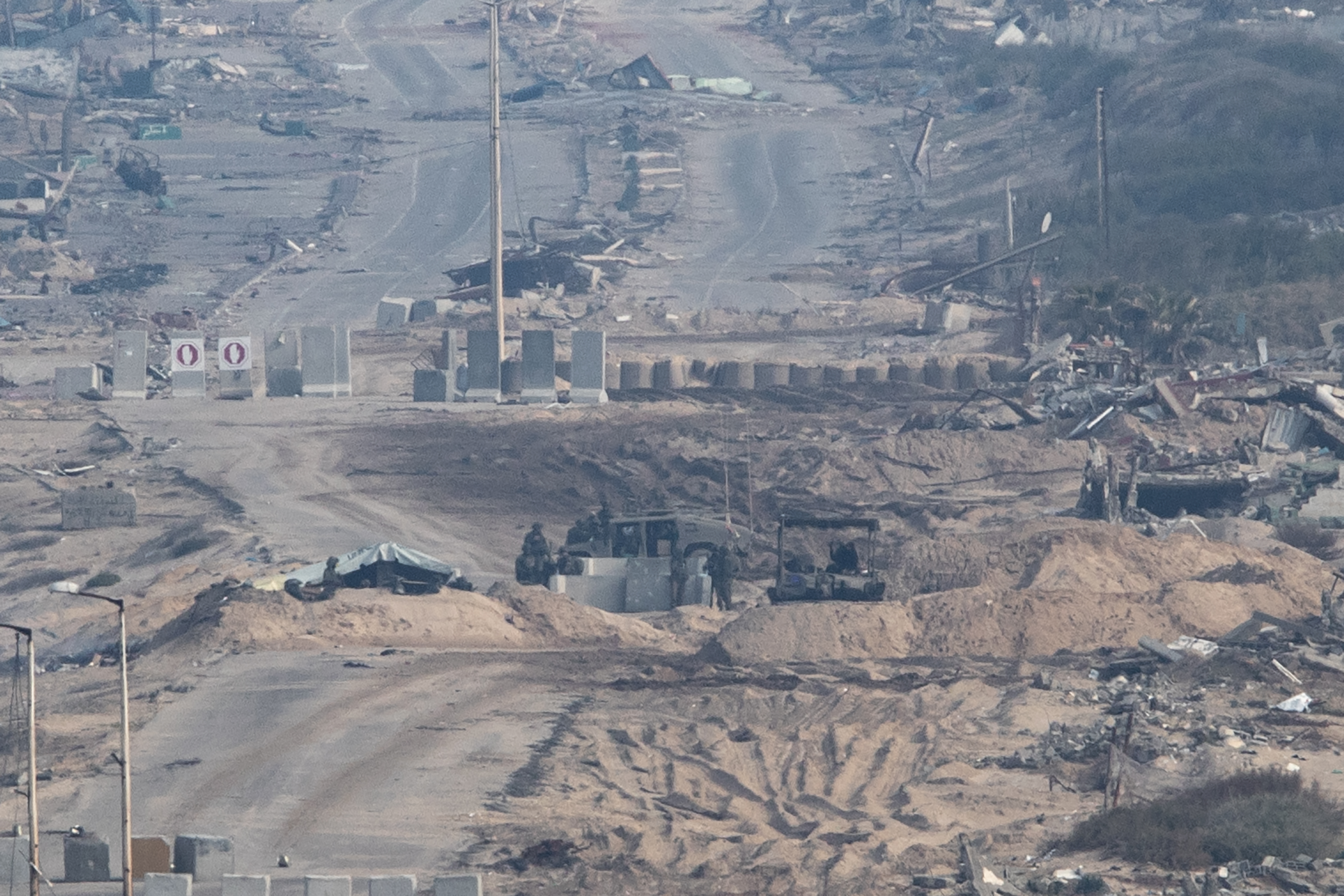 Israeli troops in the so-called Netzarim Corridor