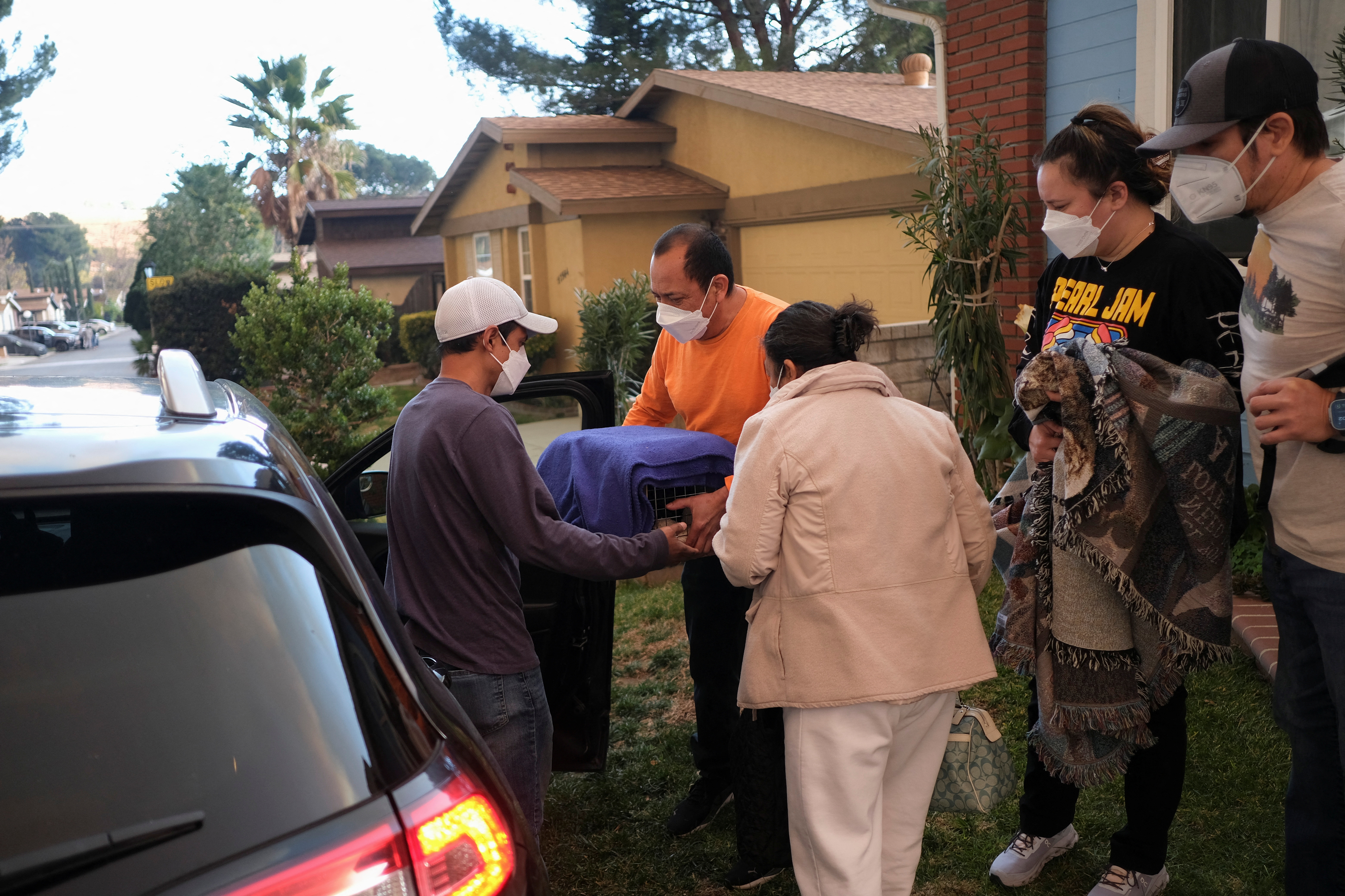 New wildfire breaks out north of Los Angeles