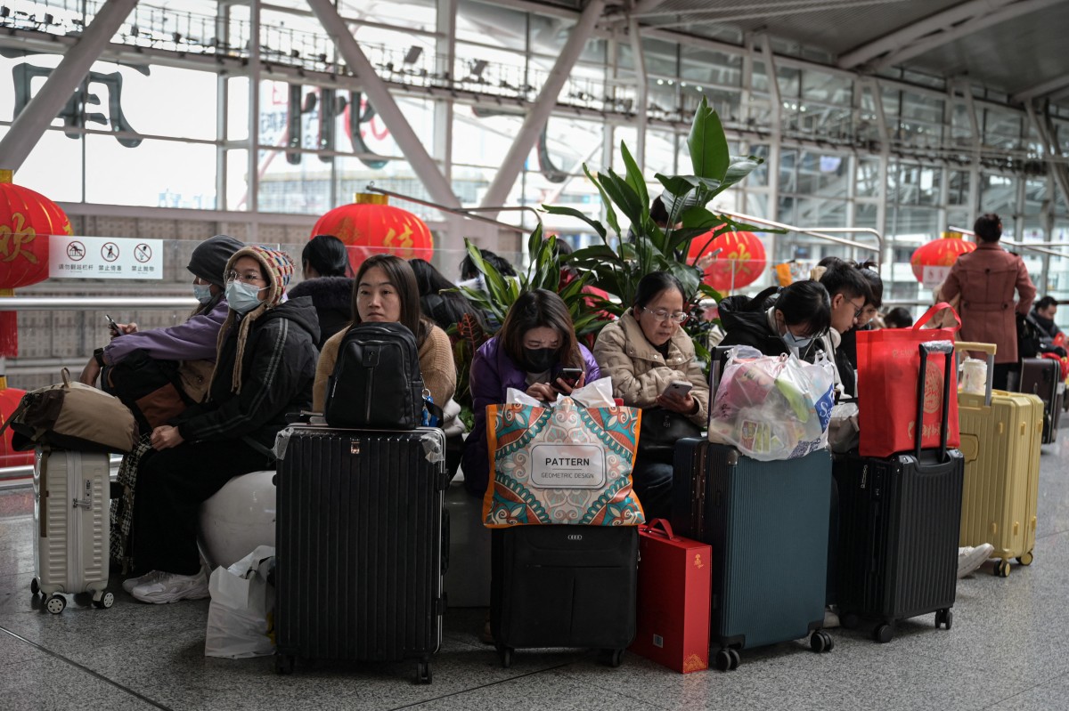 China travel peaks as millions head home for Lunar New Year