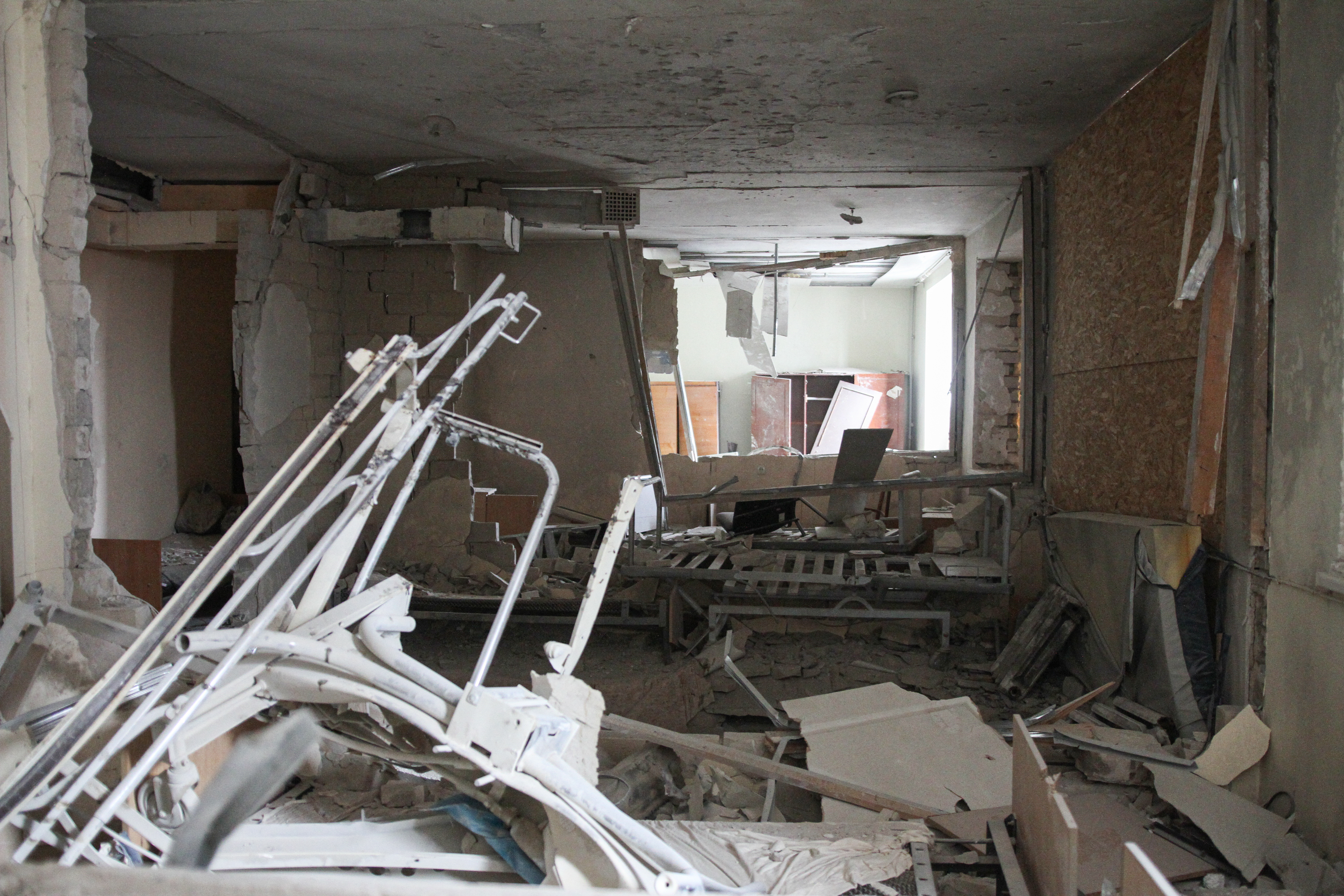 Kherson's last maternity ward has been destroyed by Russian missiles. It has since moved to the basement-1736940639