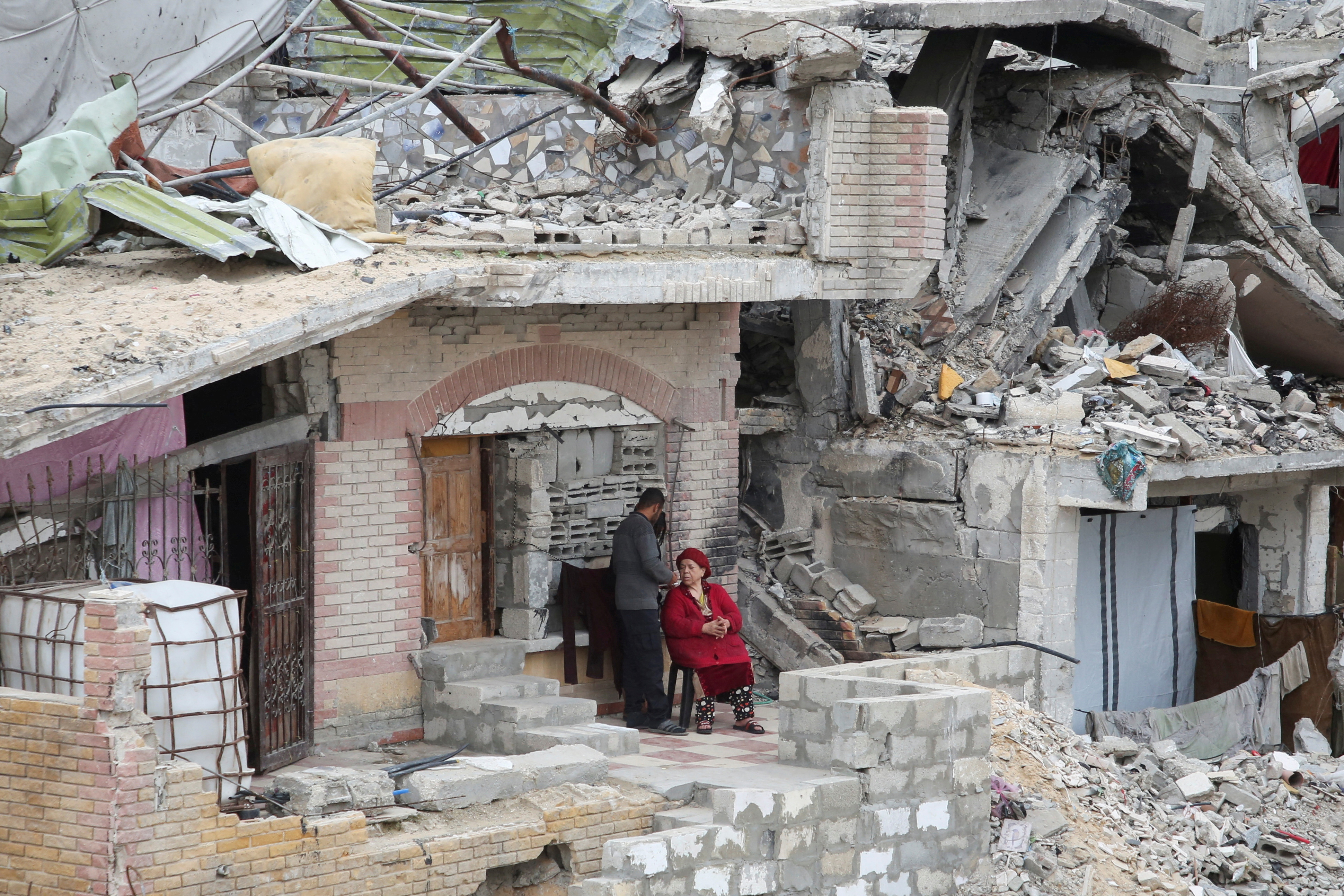 Israeli bombardment leaves Gaza neighborhoods in rubble-strewn wastelands
