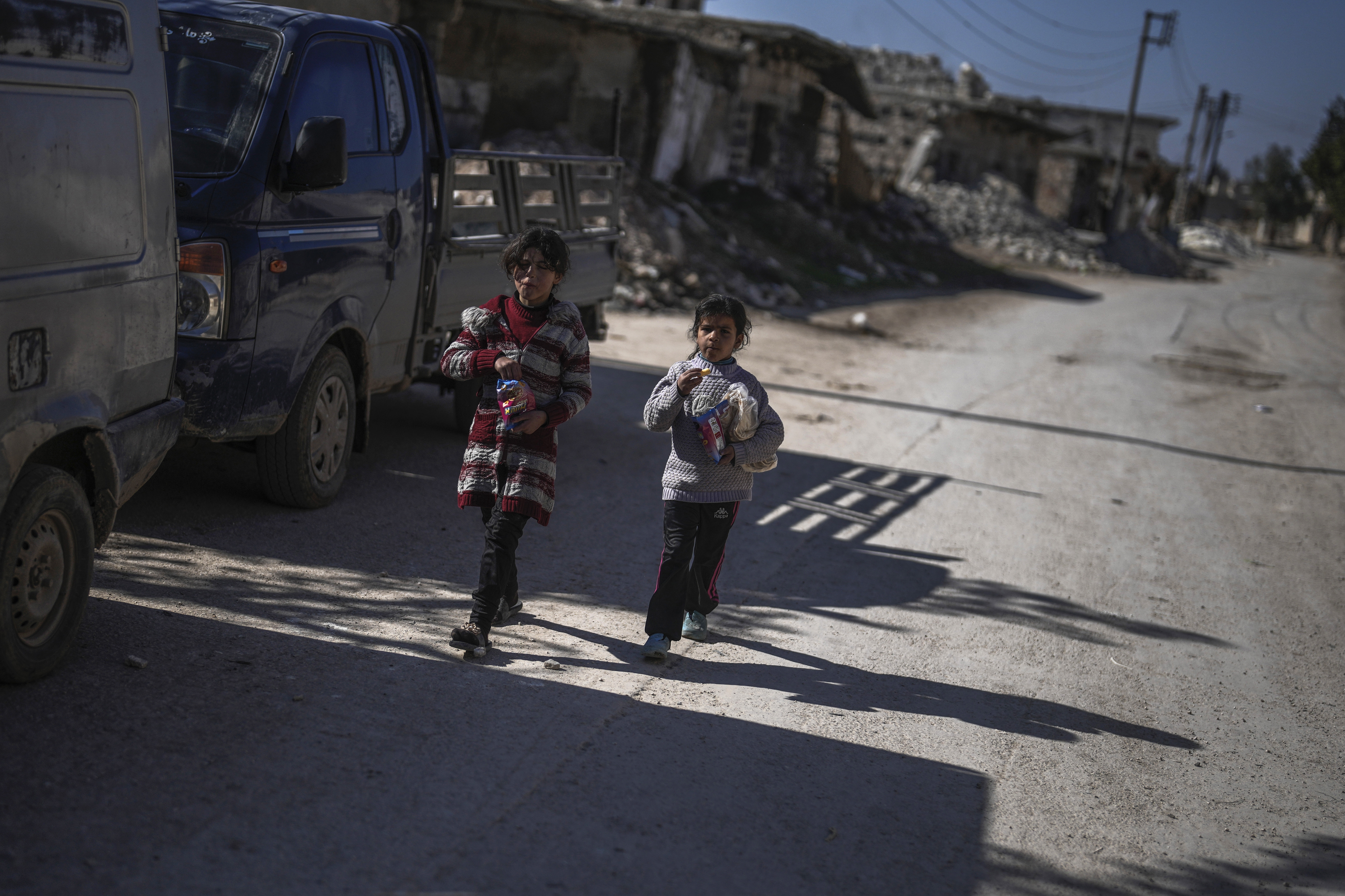 Syrians returning to the town of Tel Rifaat find homes in ruins and underground tunnels