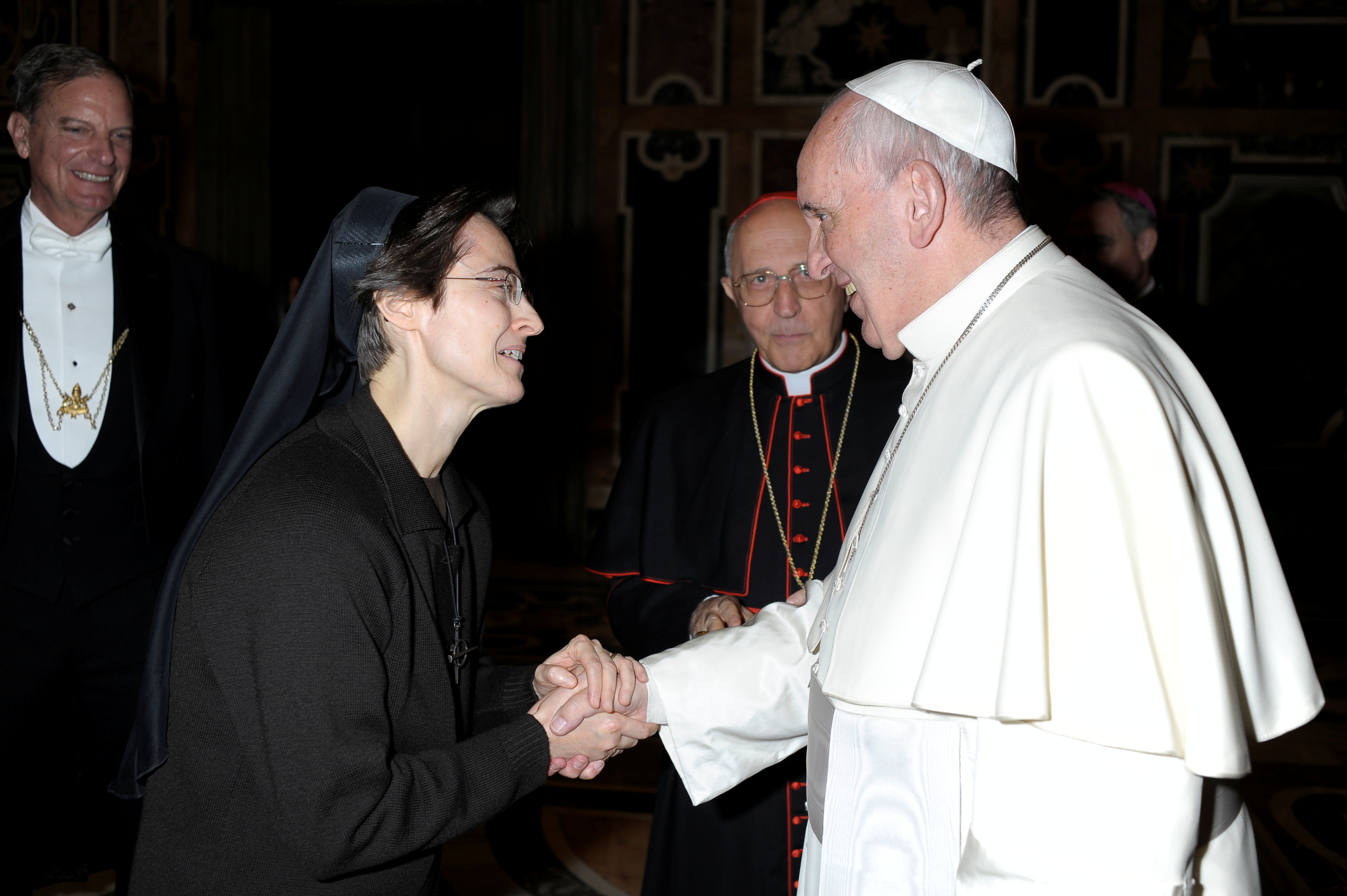 Italian nun Sister Raffaella Petrini, who is the first woman to be appointed as the number two position in the governorship of Vatican City, is greeted by Pope Francis in this undated handout photo released by the Vatican on November 5, 2021. Vatican Media/?Handout via REUTERS ATTENTION EDITORS - THIS IMAGE WAS PROVIDED BY A THIRD PARTY.