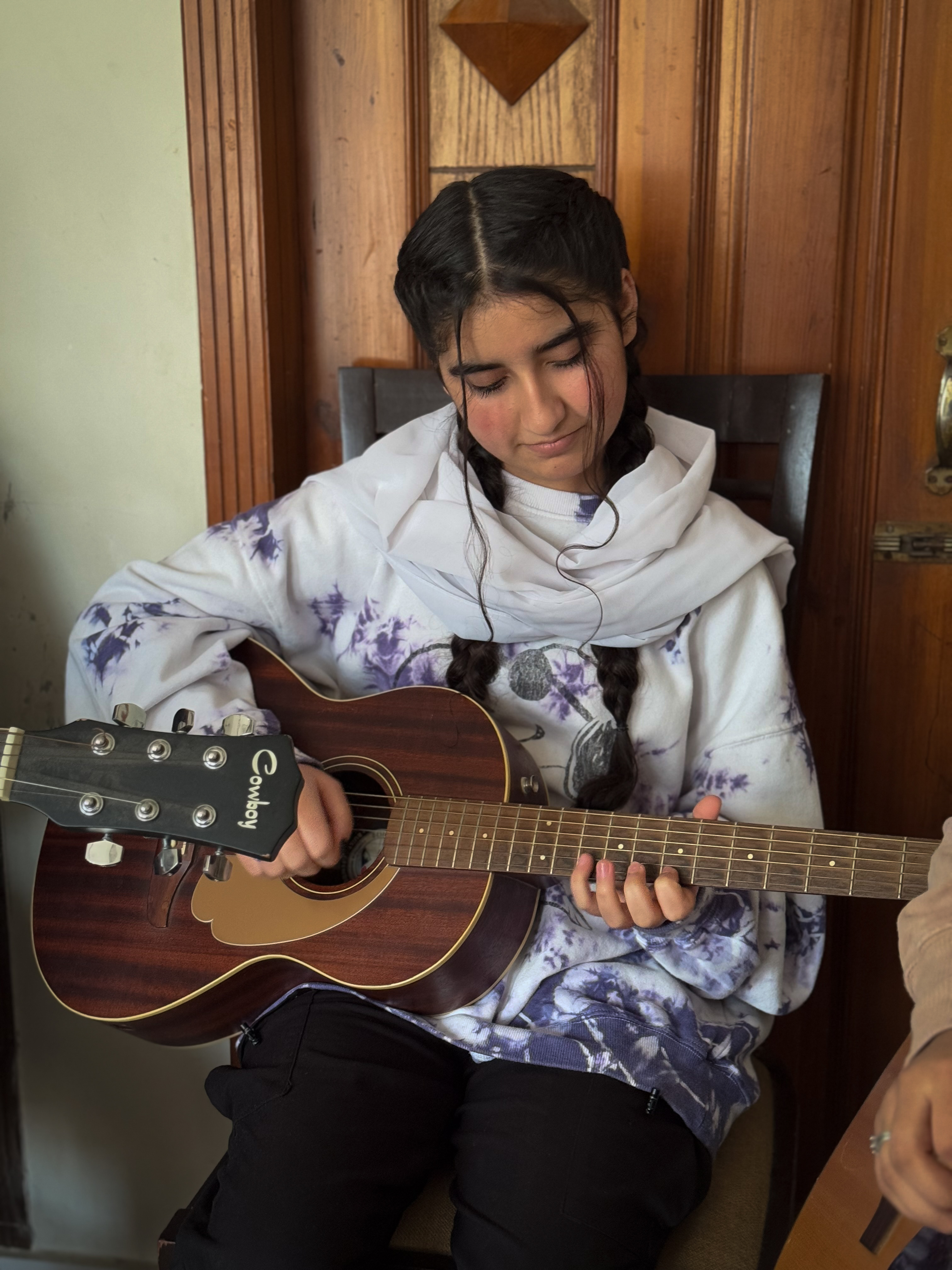 Afghan guitar girls