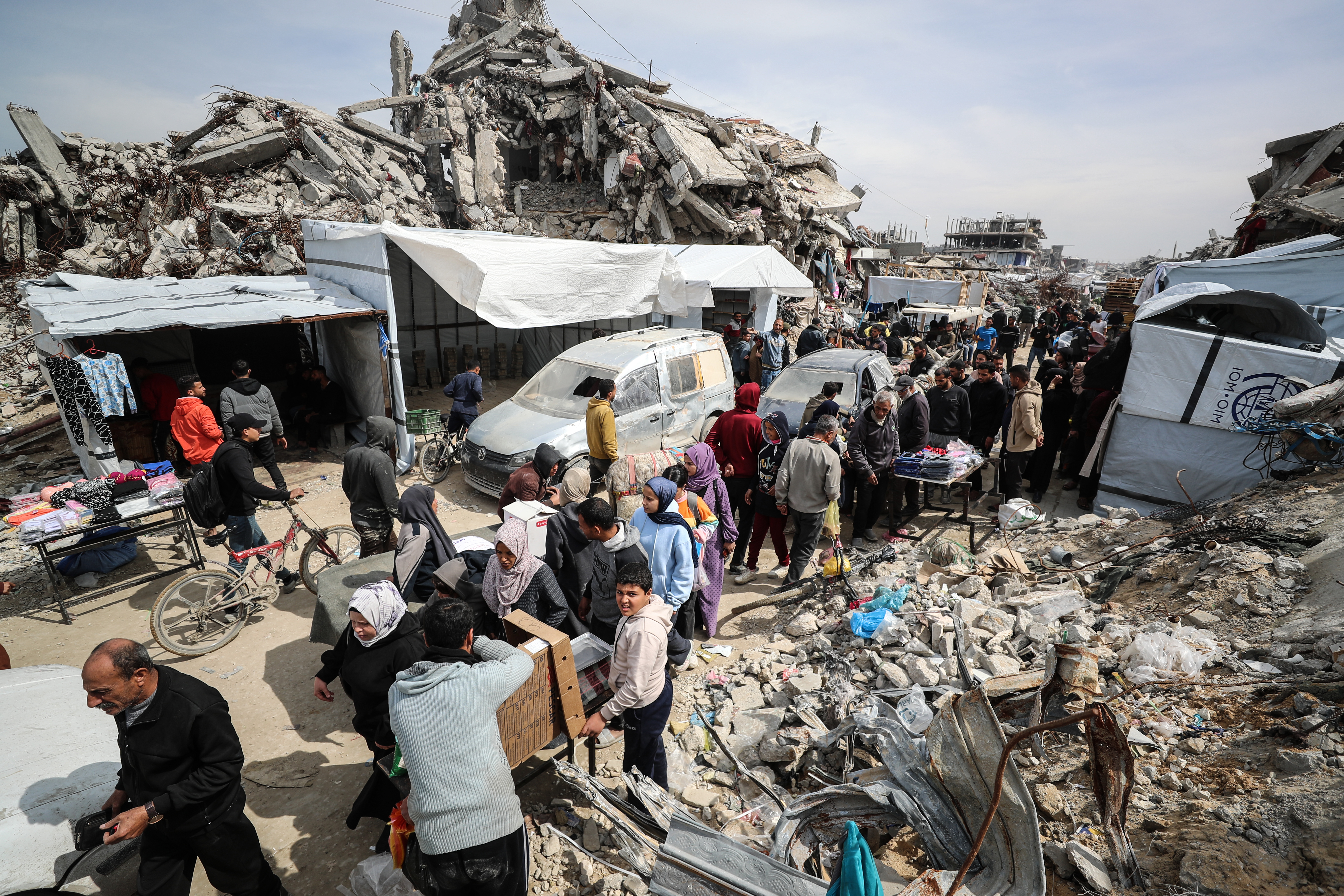 Gaza families break Ramadan fast amid ruins and resilience