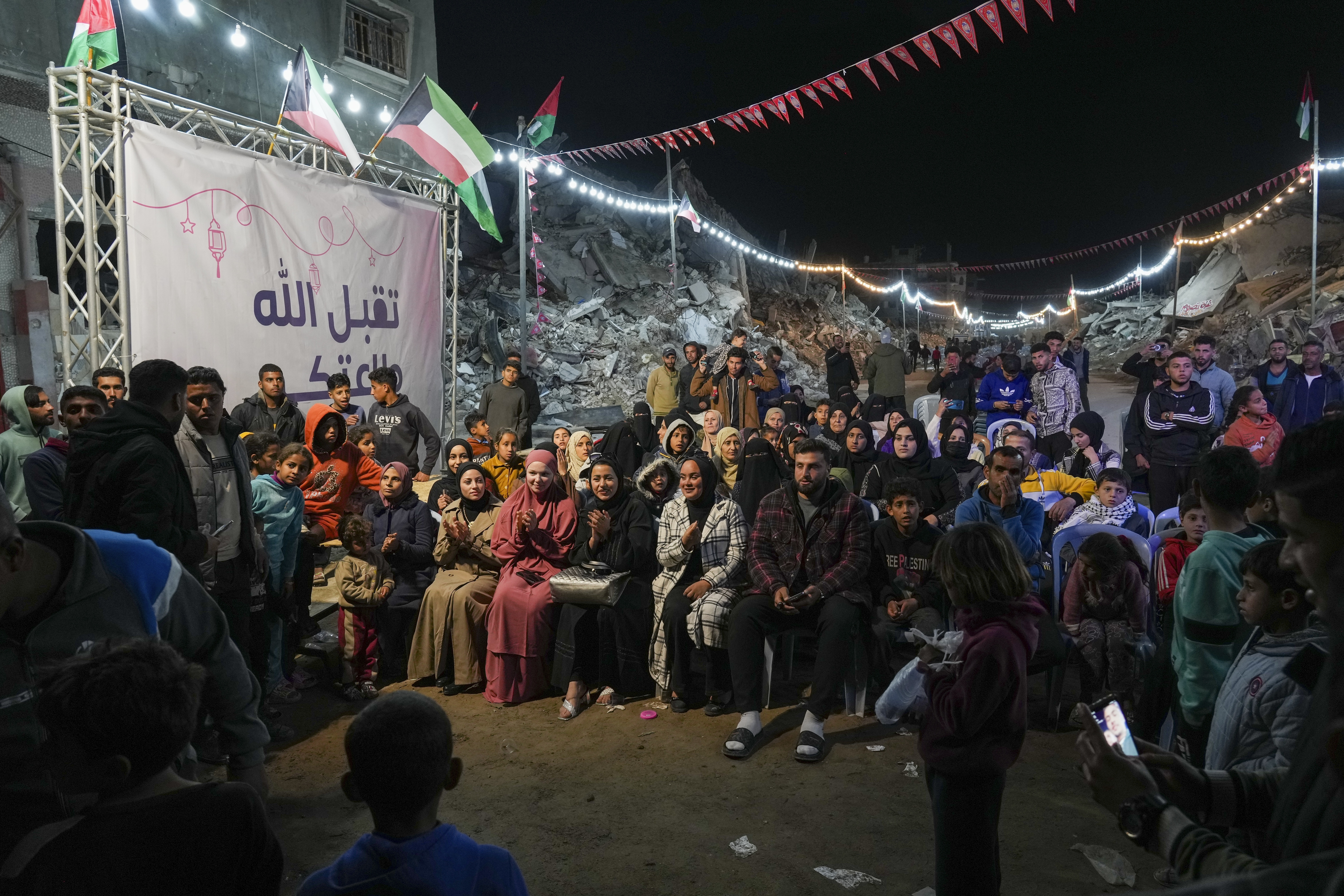 Gaza families break Ramadan fast amid ruins and resilience