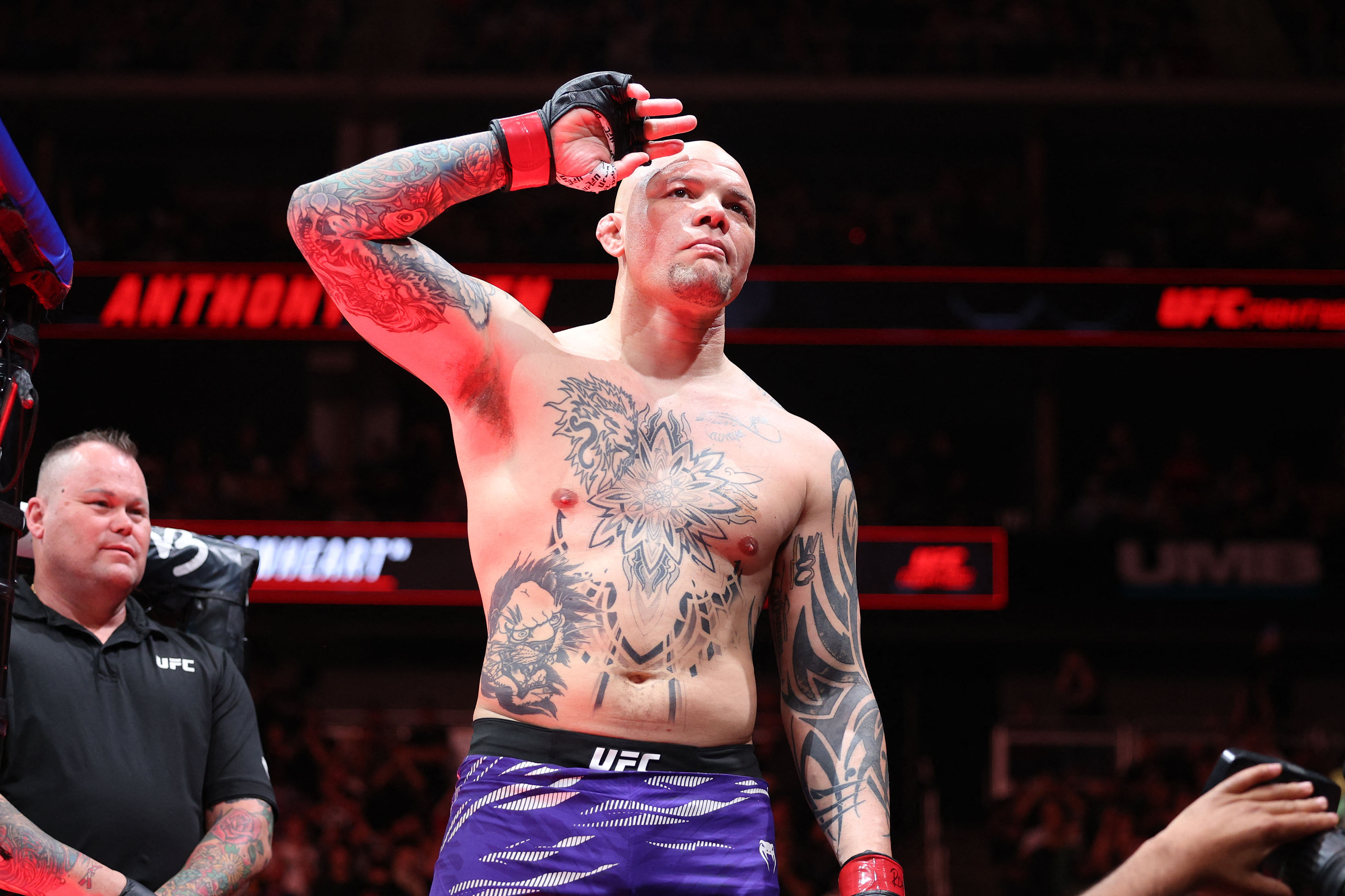 Anthony Smith reacts.