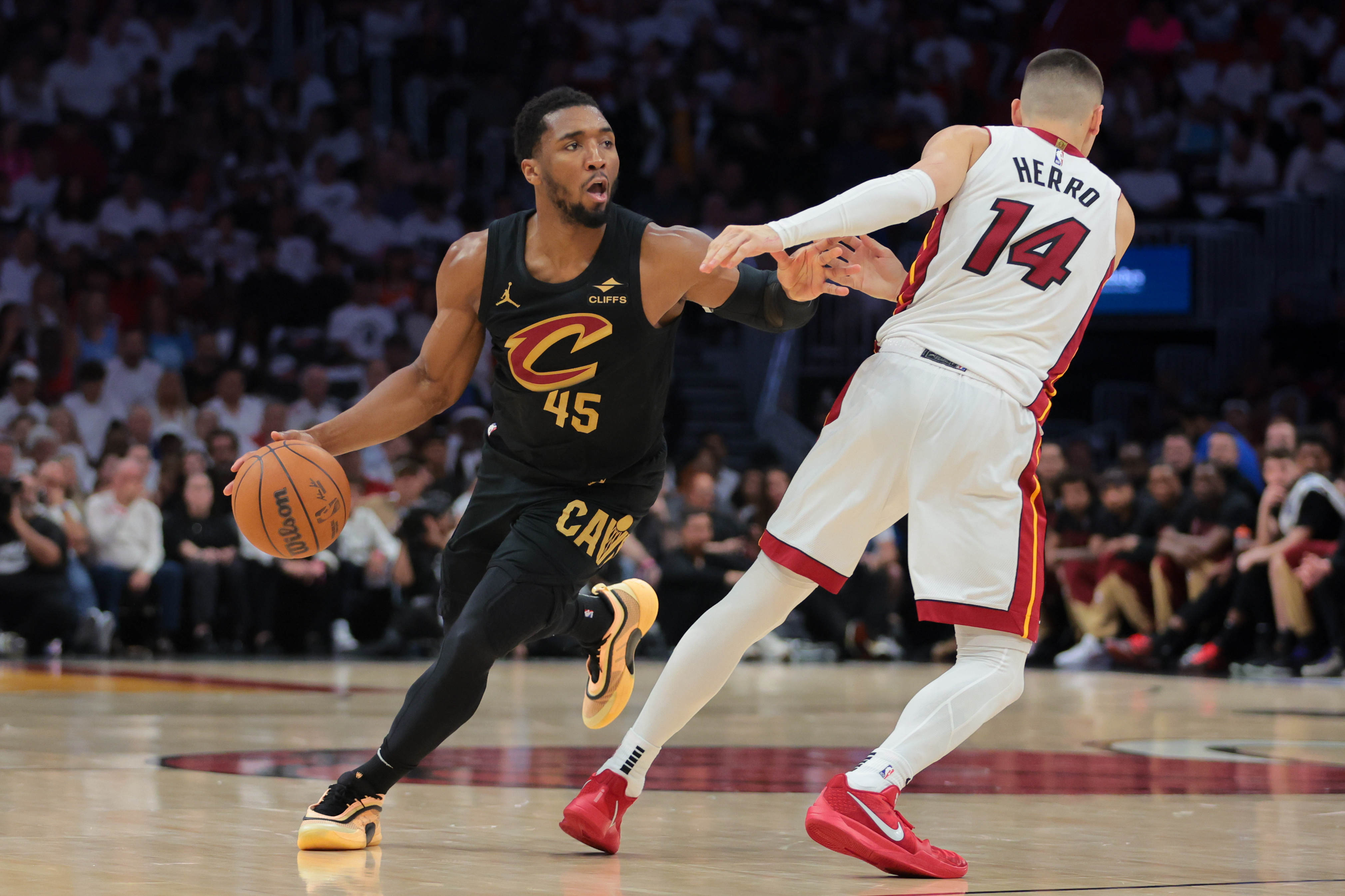 Donovan Mitchell in action.