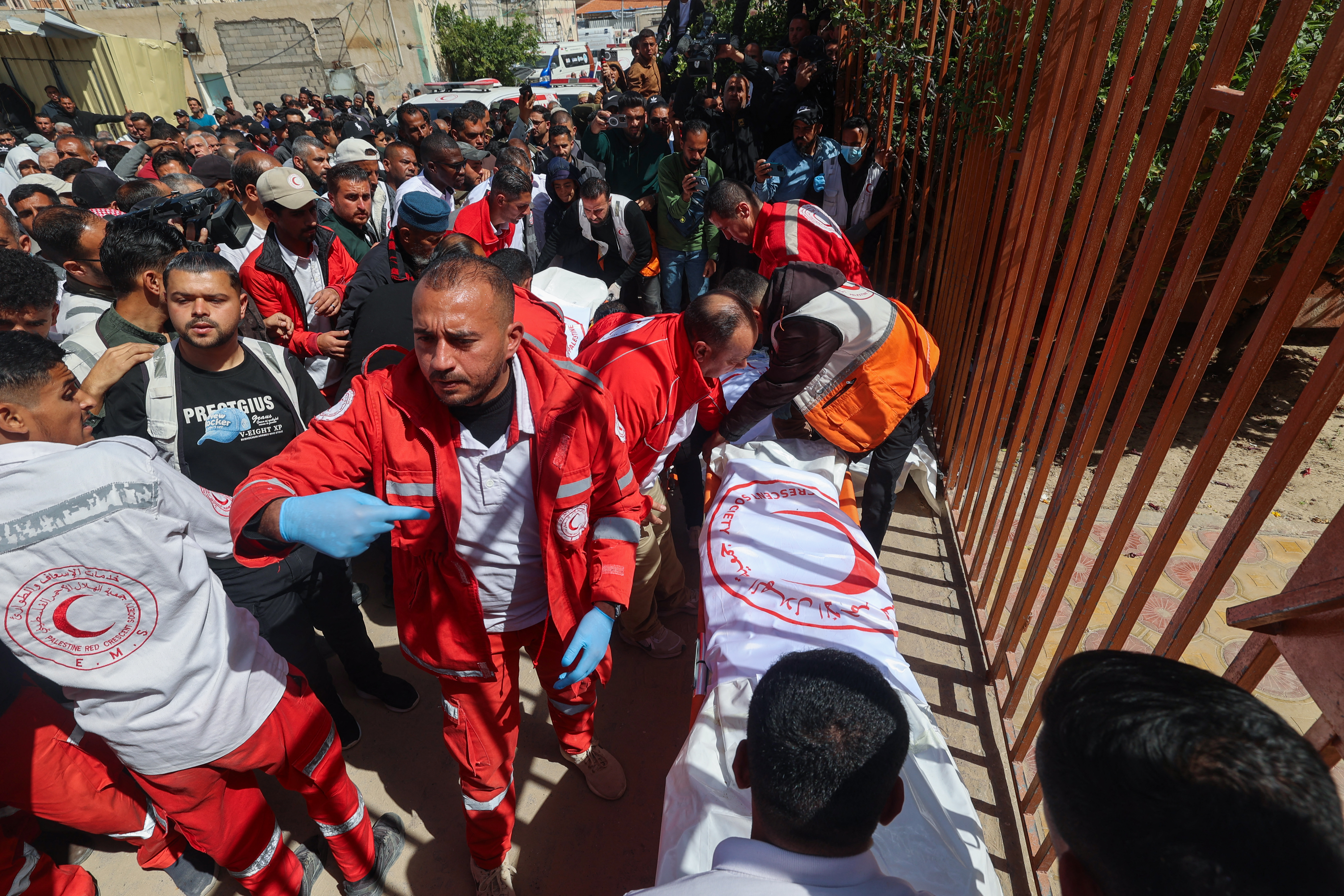 Palestinians mourn medics, killed by Israeli forces