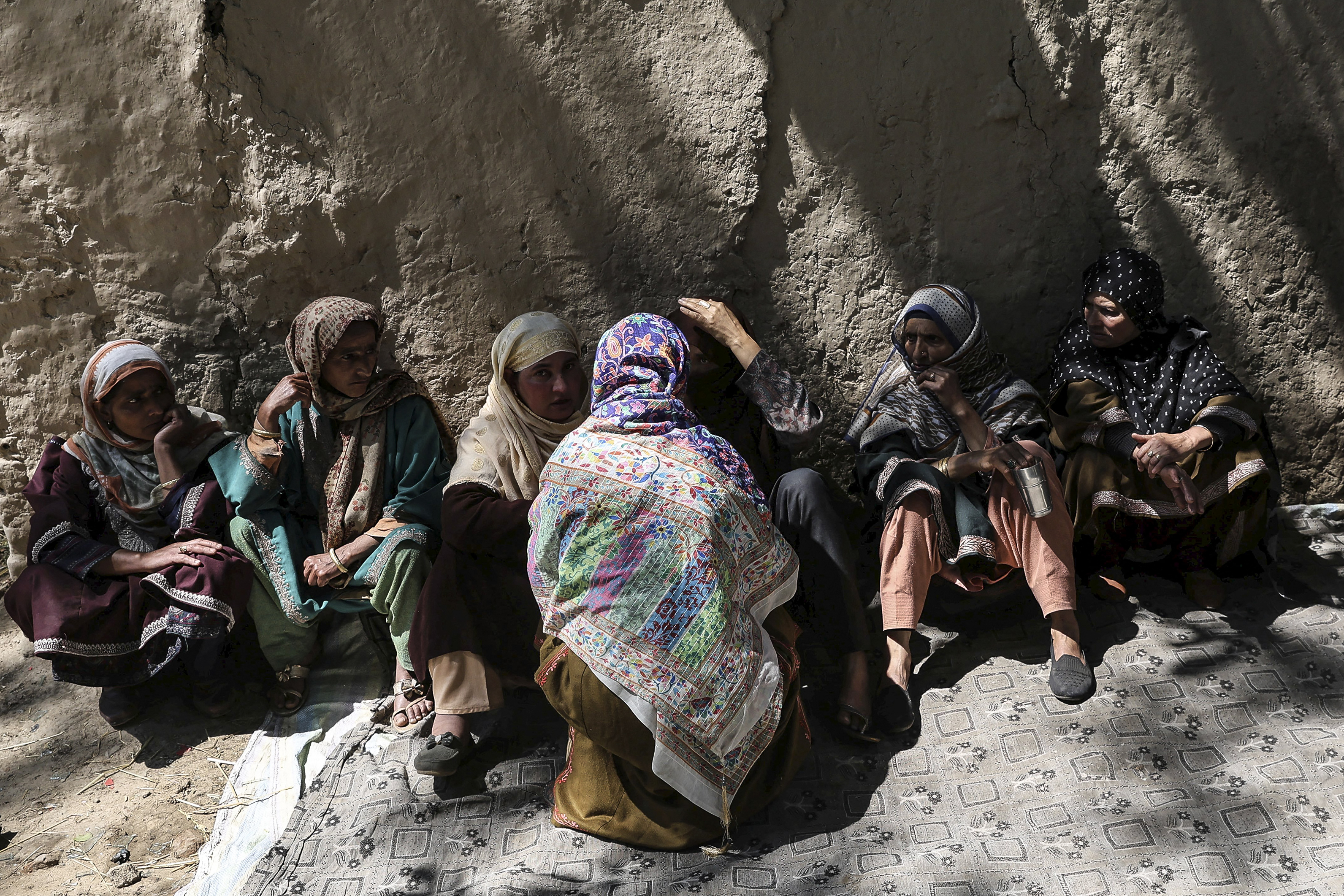 Homes destroyed in Kashmir after deadly attack sparks manhunt