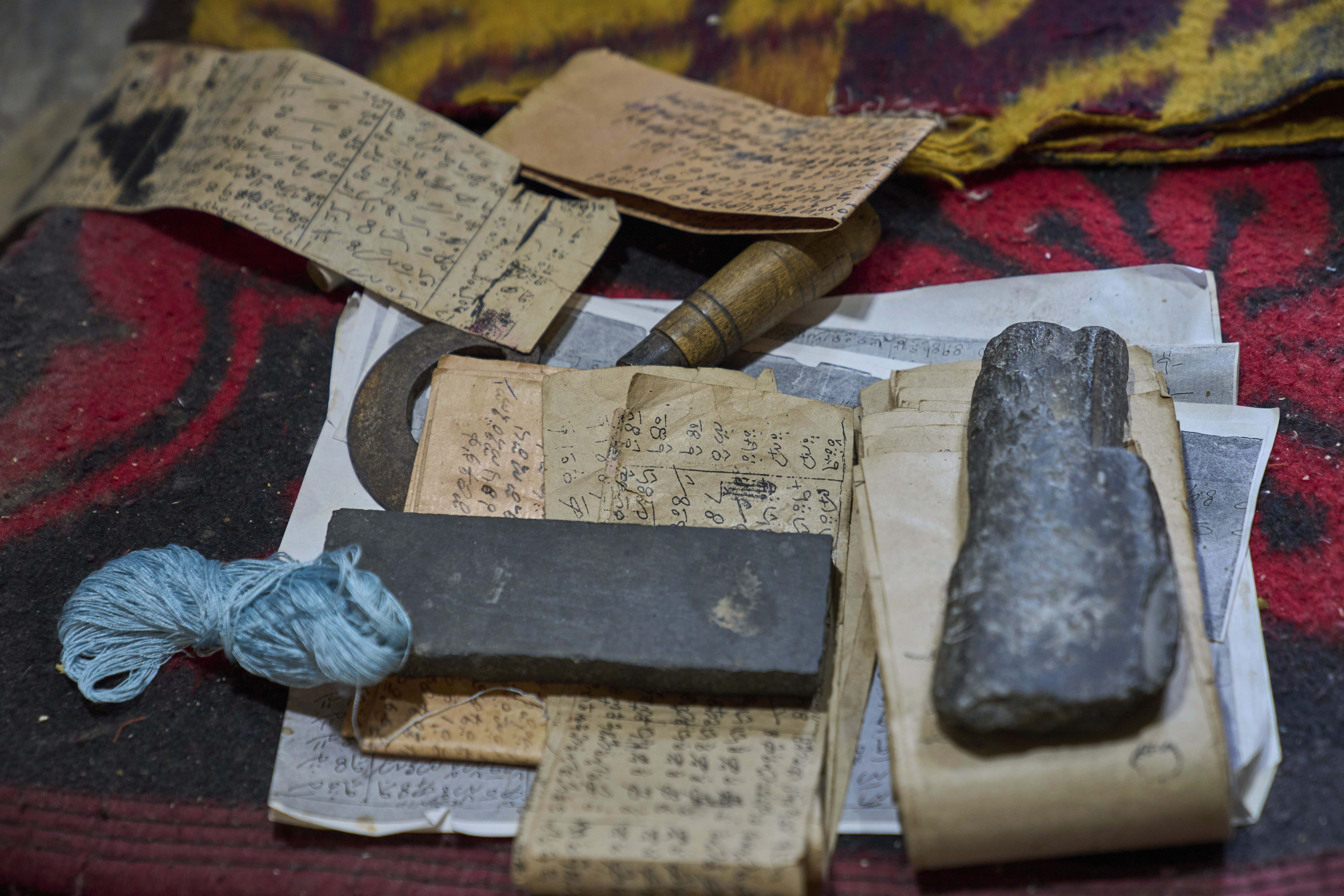 Decades-old Kashmiri weaving legacy threatened by global trade policies