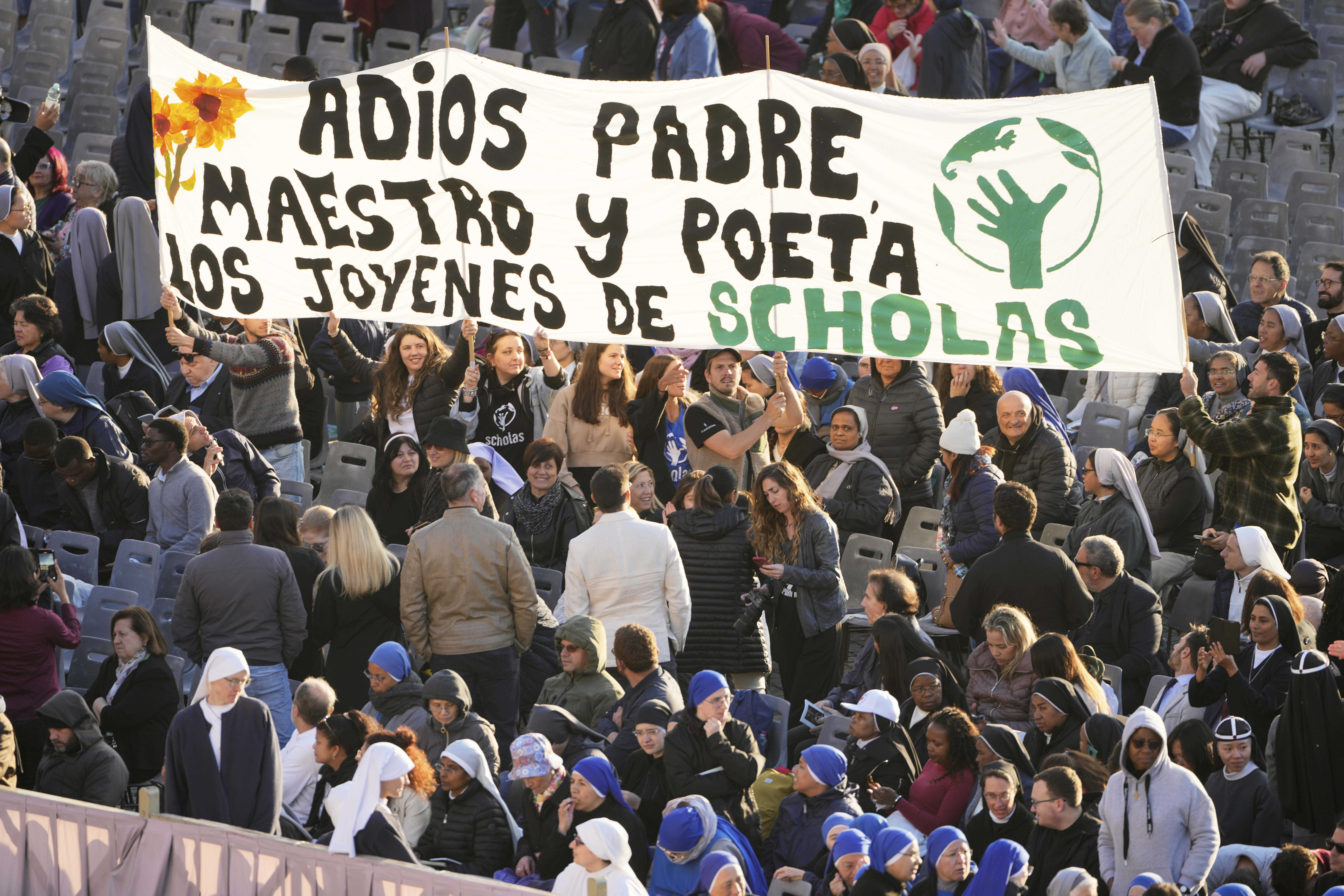 Huge crowds flock to Vatican for Pope Francis's funeral