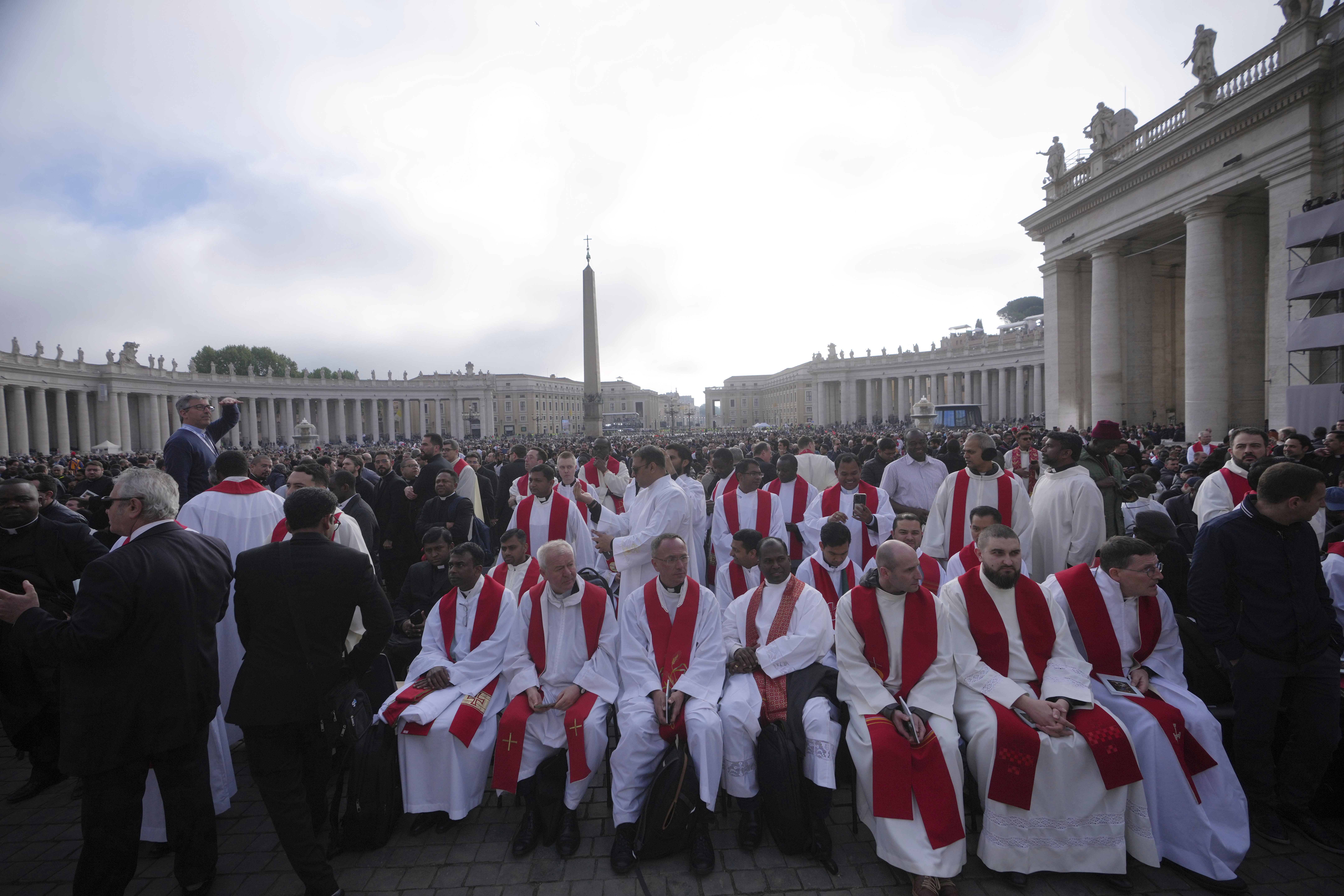 Huge crowds flock to Vatican for Pope Francis's funeral