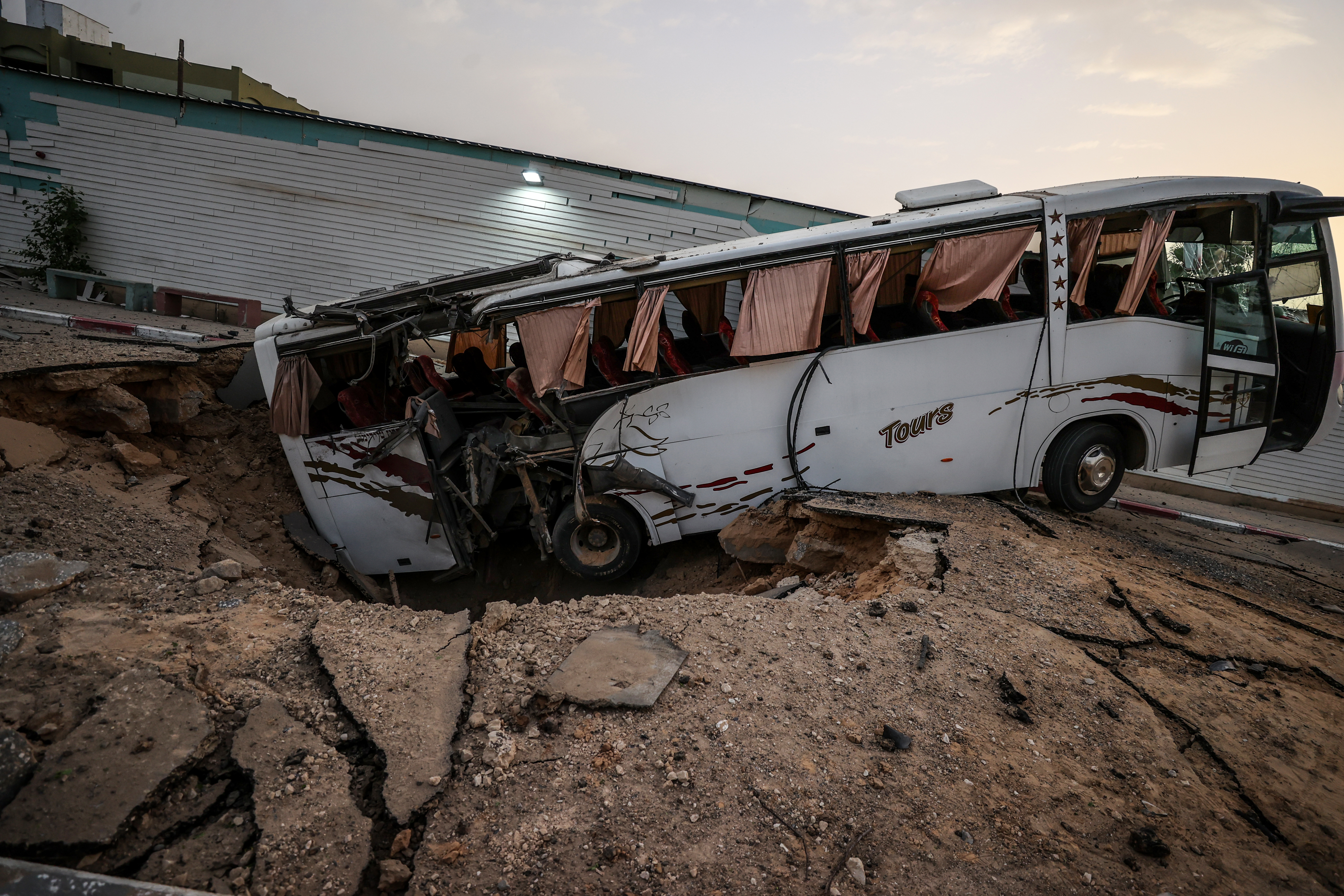 Israeli army attack on the European Hospital in Khan Yunis