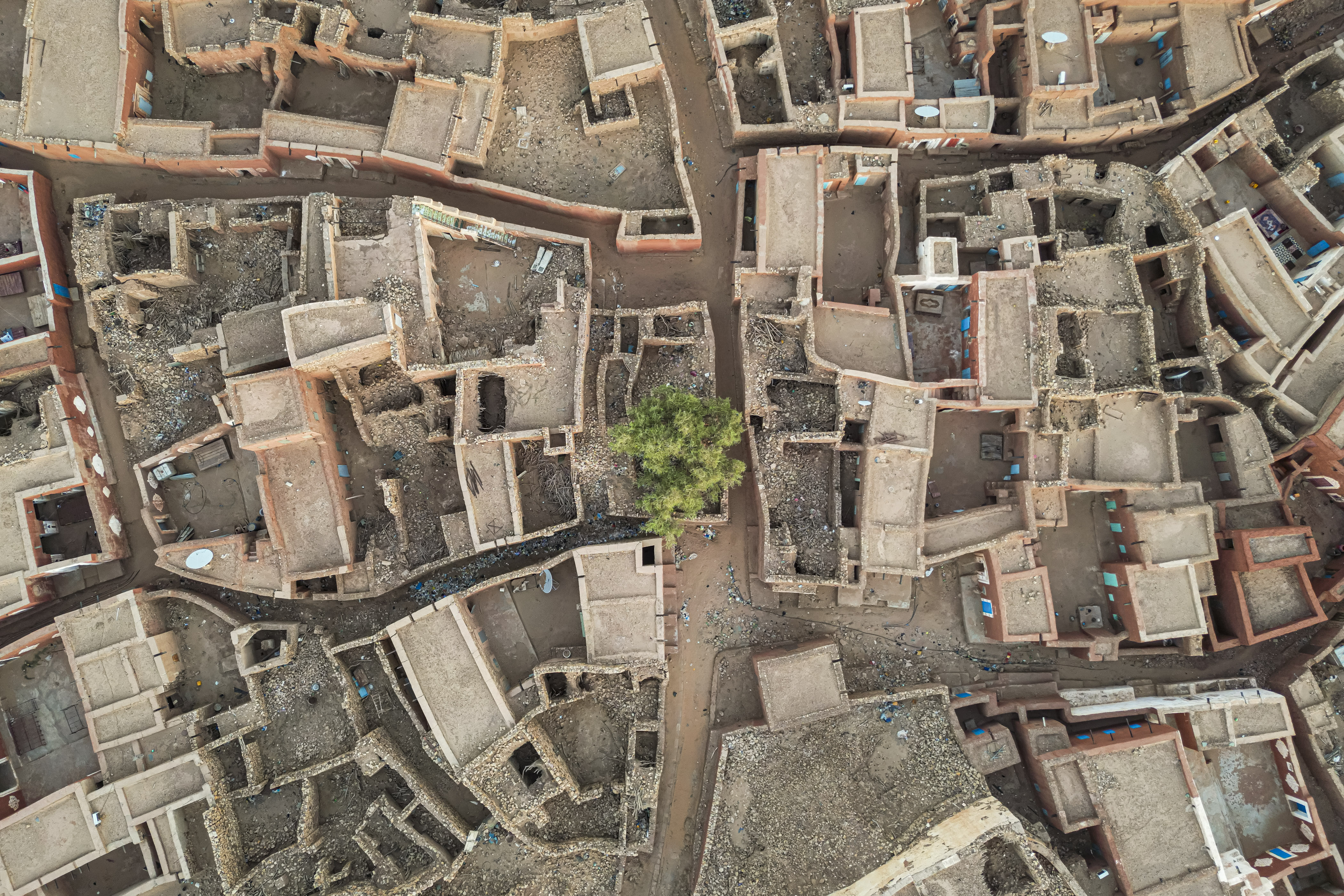 This aerial view shows the town of Oualata