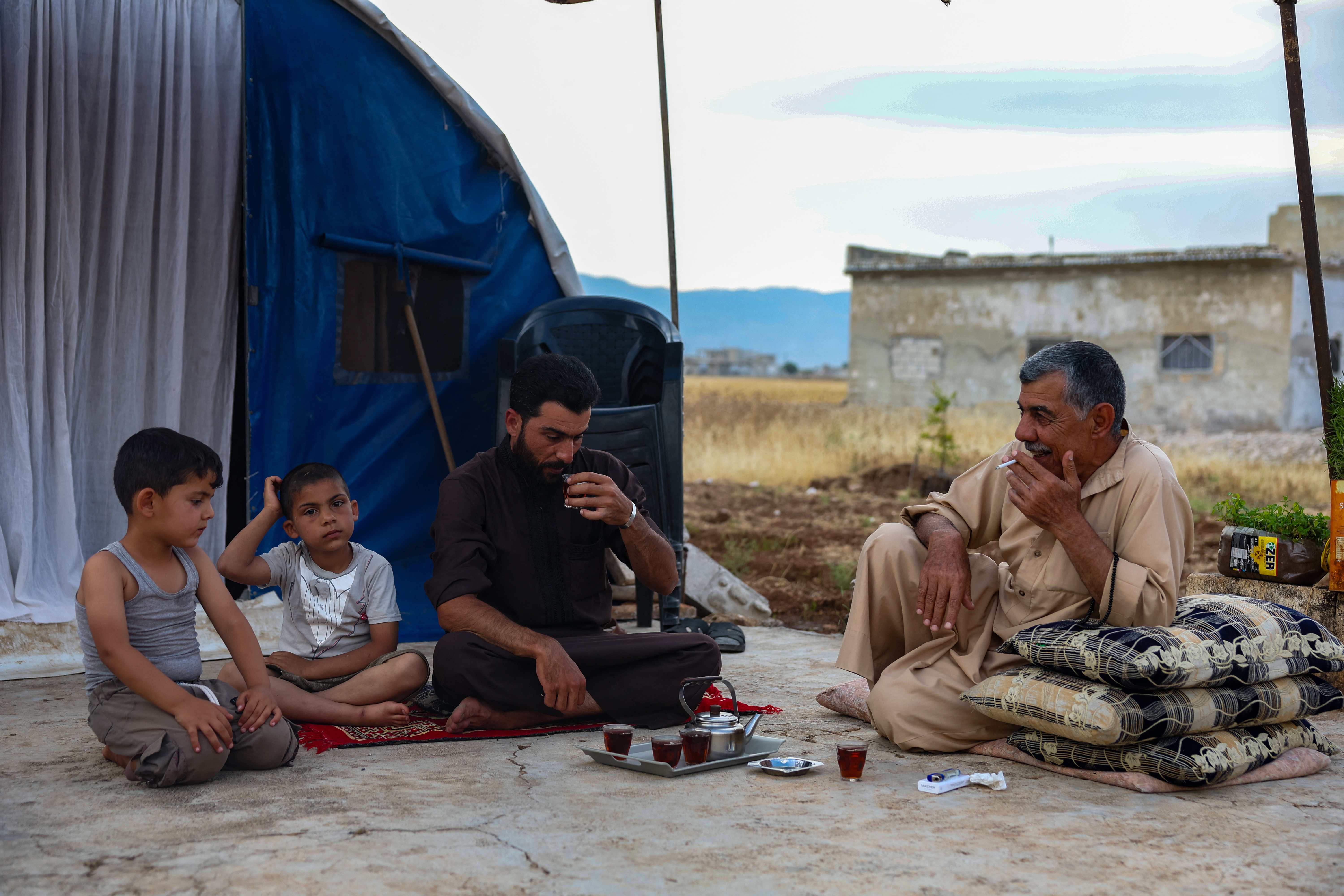 Syrians return to villages destroyed by war, defying displacement camps