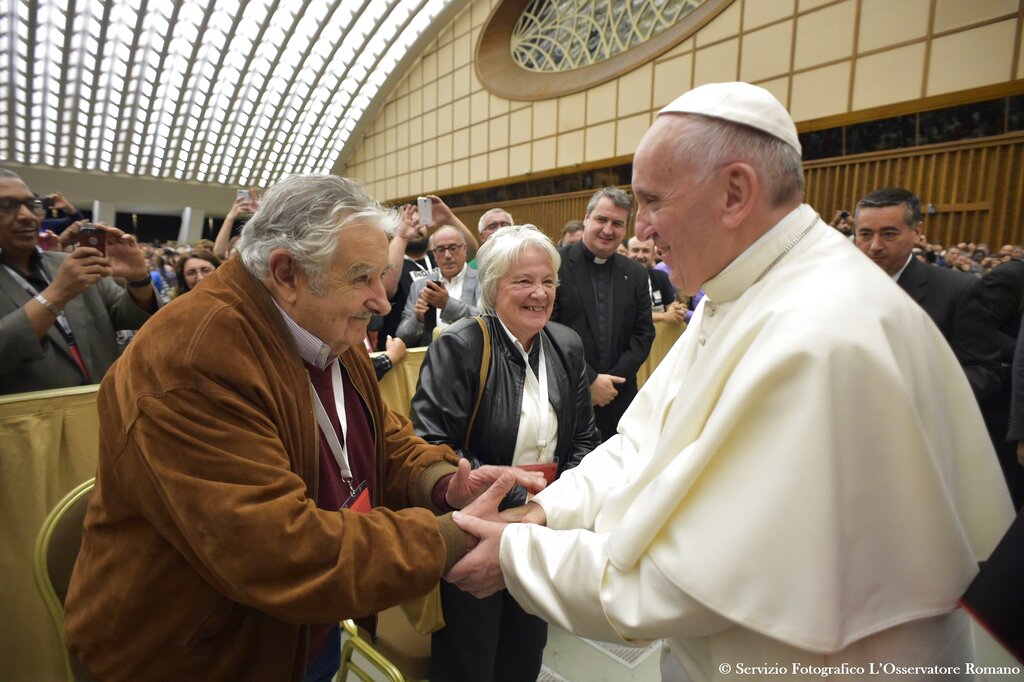 Mujica meets with Pope Francis