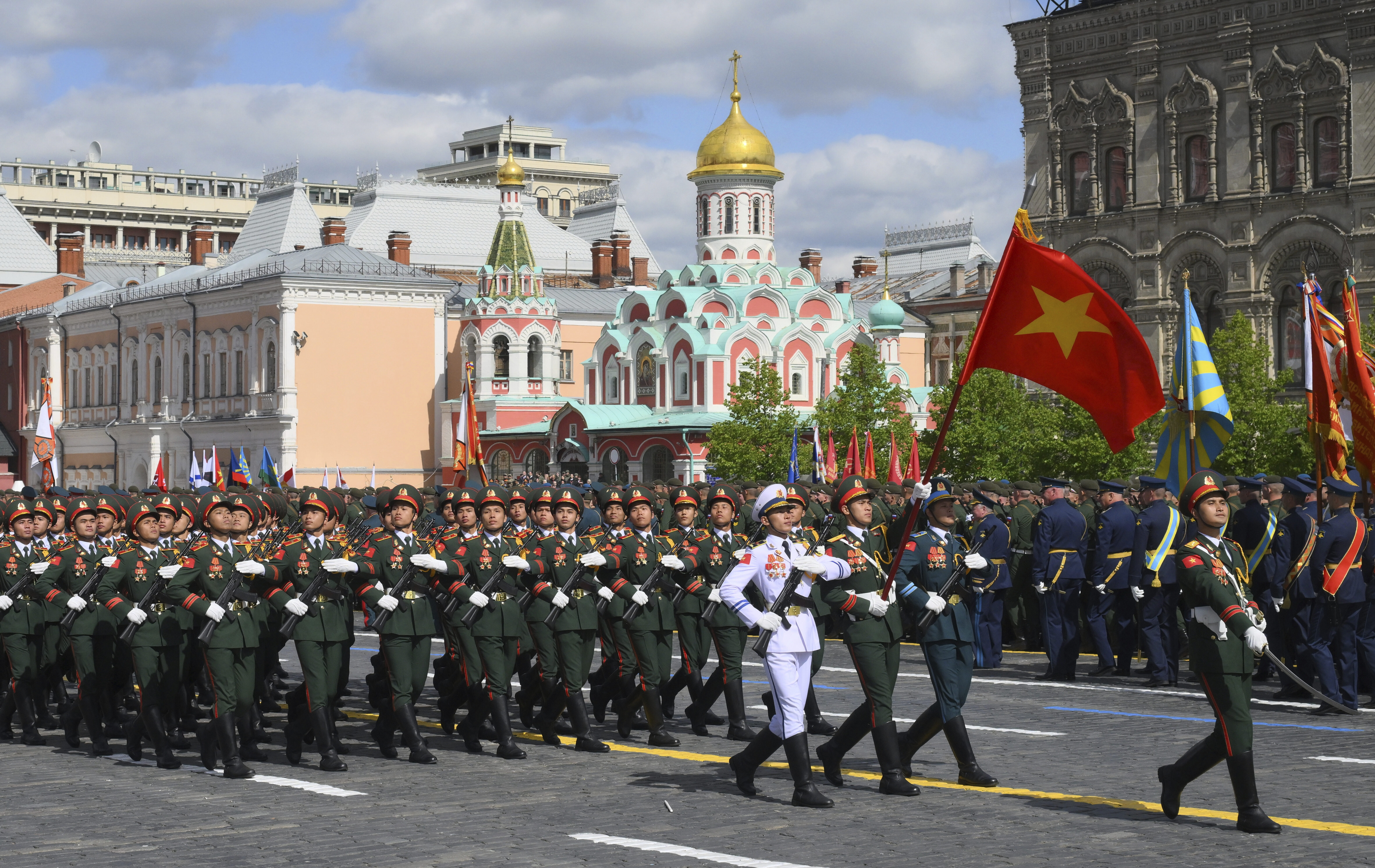 Russia marks 80 years since Nazi defeat with grand parade