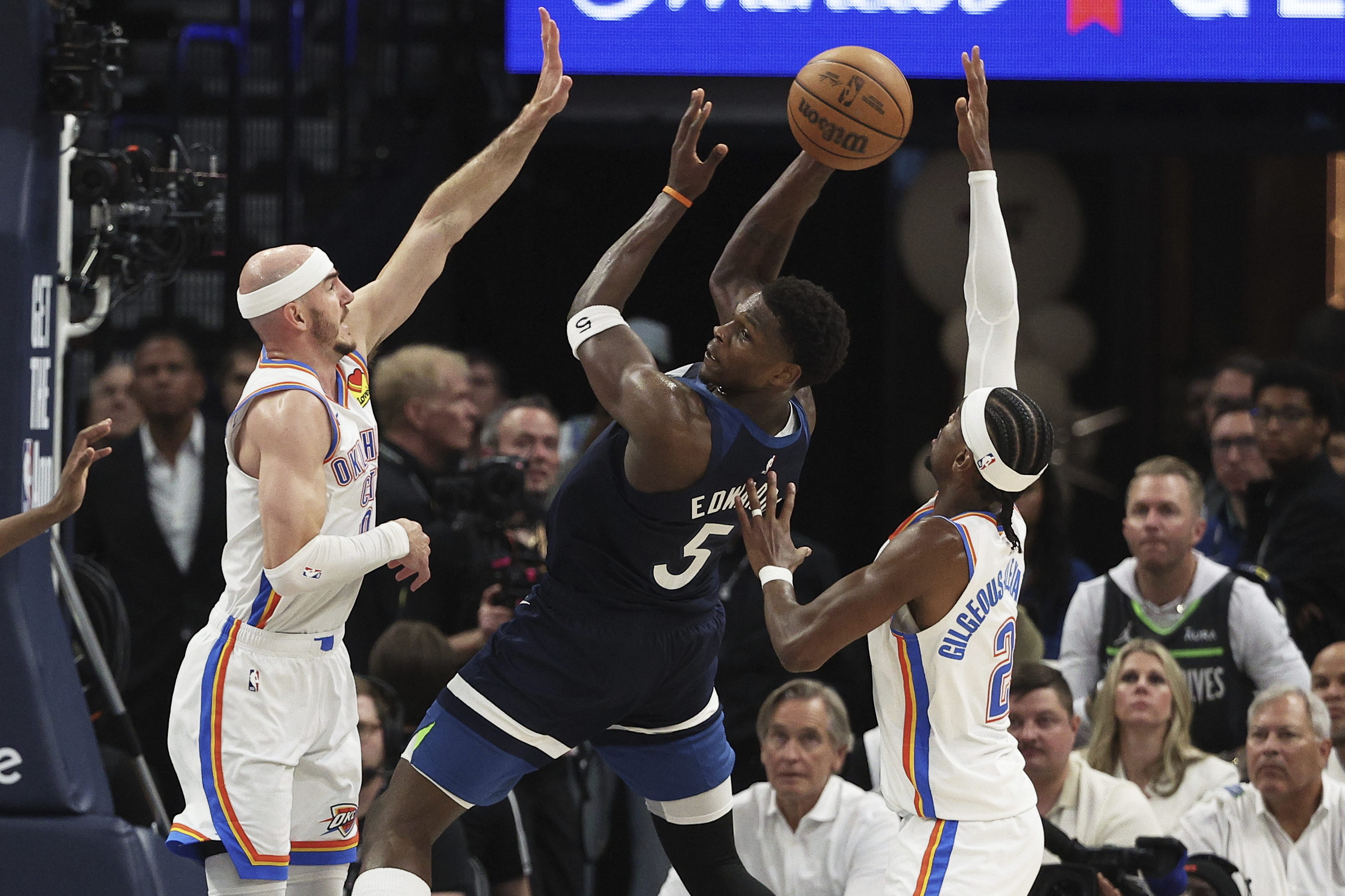 Anthony Edwards in action.