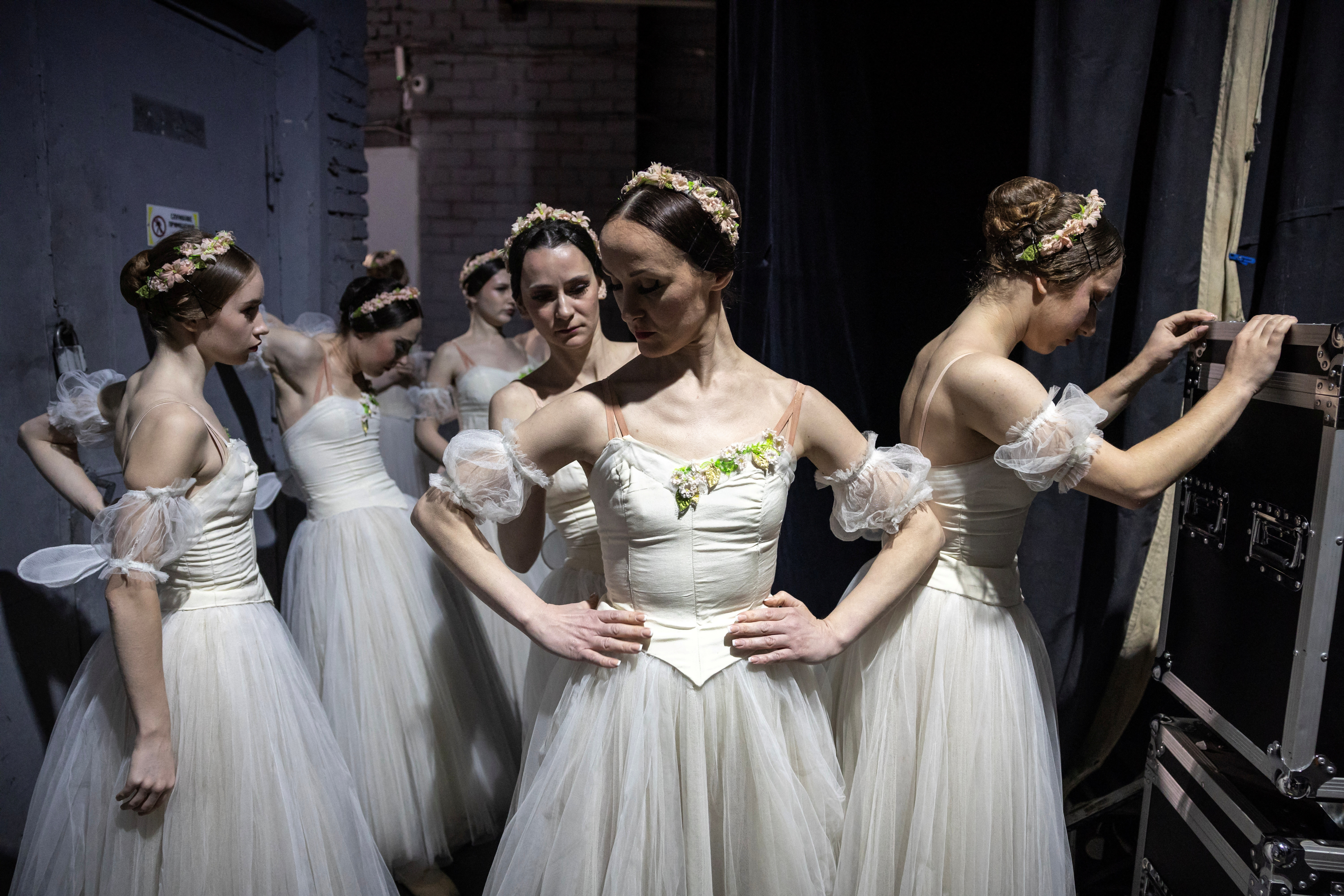 In Ukraine's Kharkiv, ballet offers hope to a war-torn city