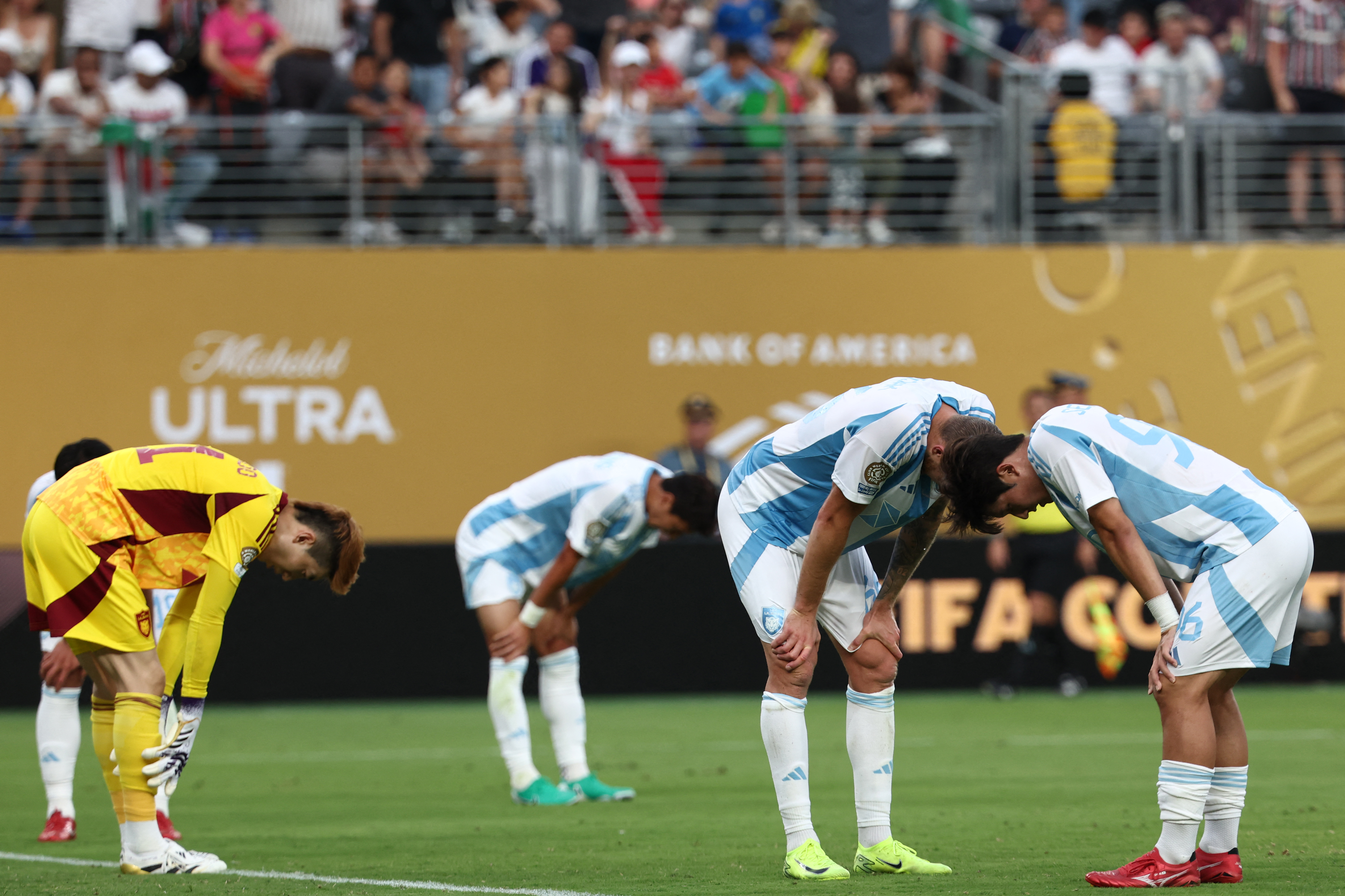 Ulsan HD's players react after conceding Fluminense's fourth goal during the FIFA Club World Cup 2025 Group F football match between Brazil's Fluminense and South Korea's Ulsan HD at the MetLife stadium in East Rutherford, New Jersey on June 21, 2025. (Photo by FRANCK FIFE / AFP)