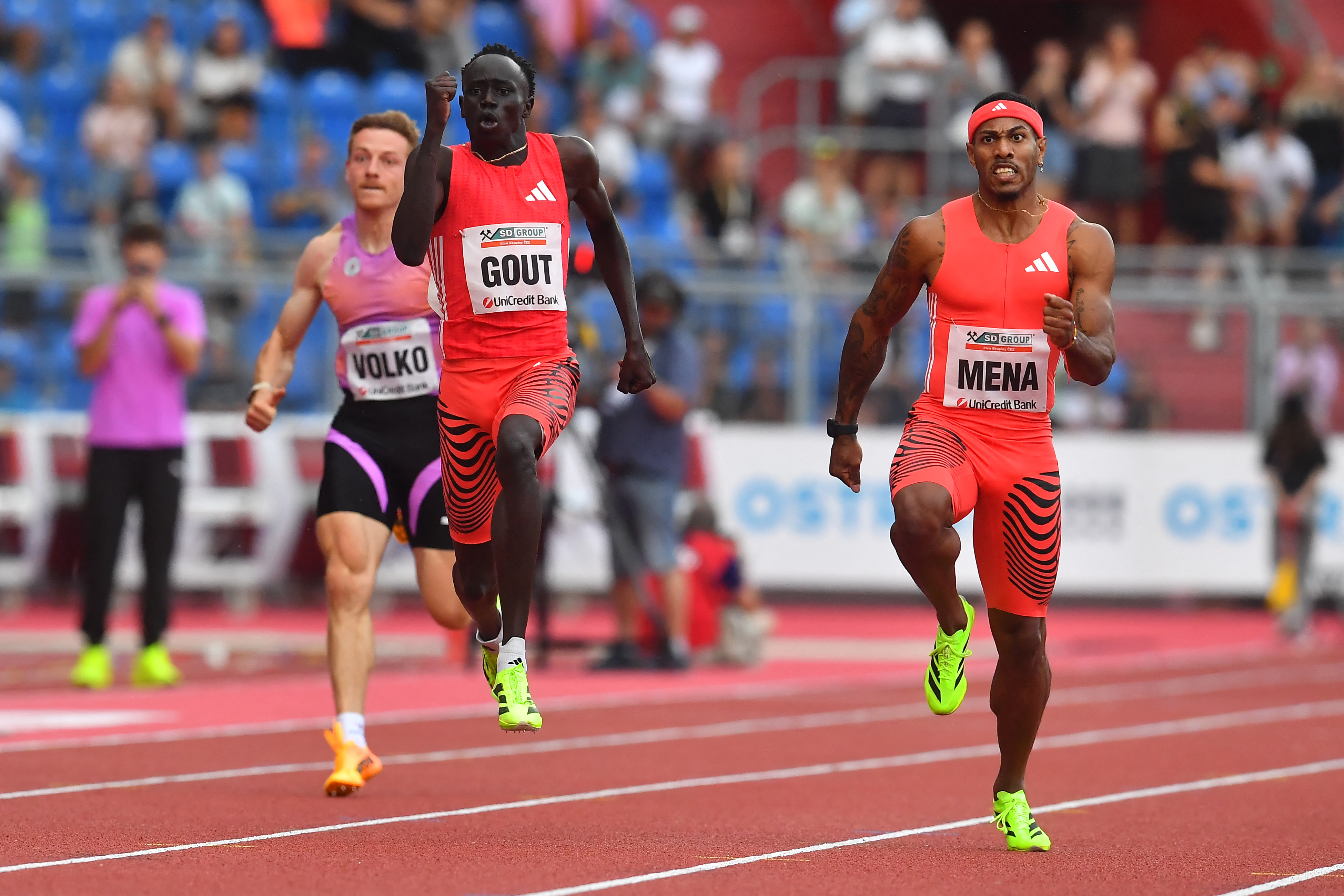 Australias Gout Gout (C) competes during the Men's 200m event at the 64th Golden Spike athletics meeting in Ostrava, Czech Republic on June 24, 2025. (Photo by Michal Cizek / AFP)