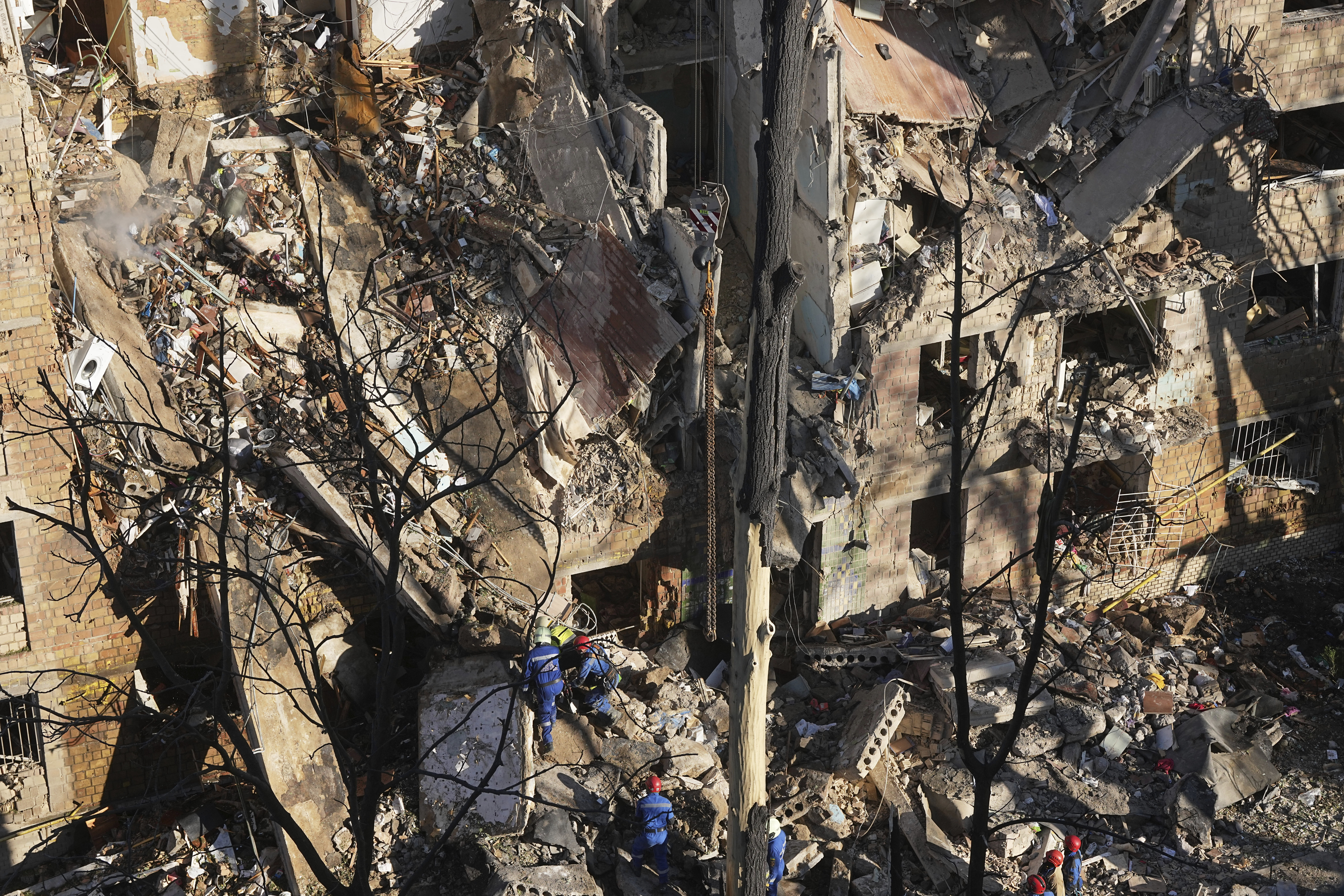 Russian drone and missile strikes hit Ukraine's Kyiv