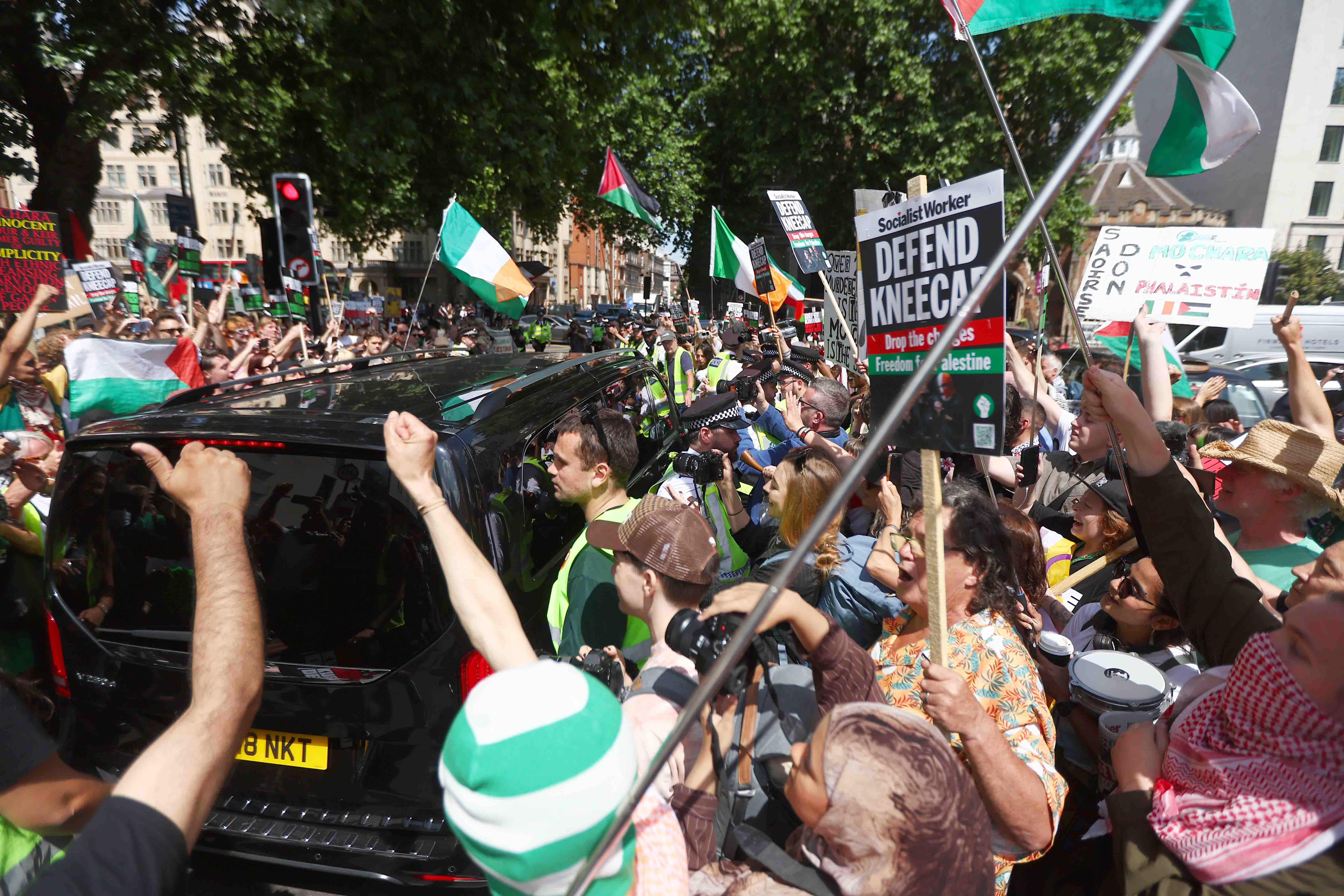 Crowds outside Kneecap trial