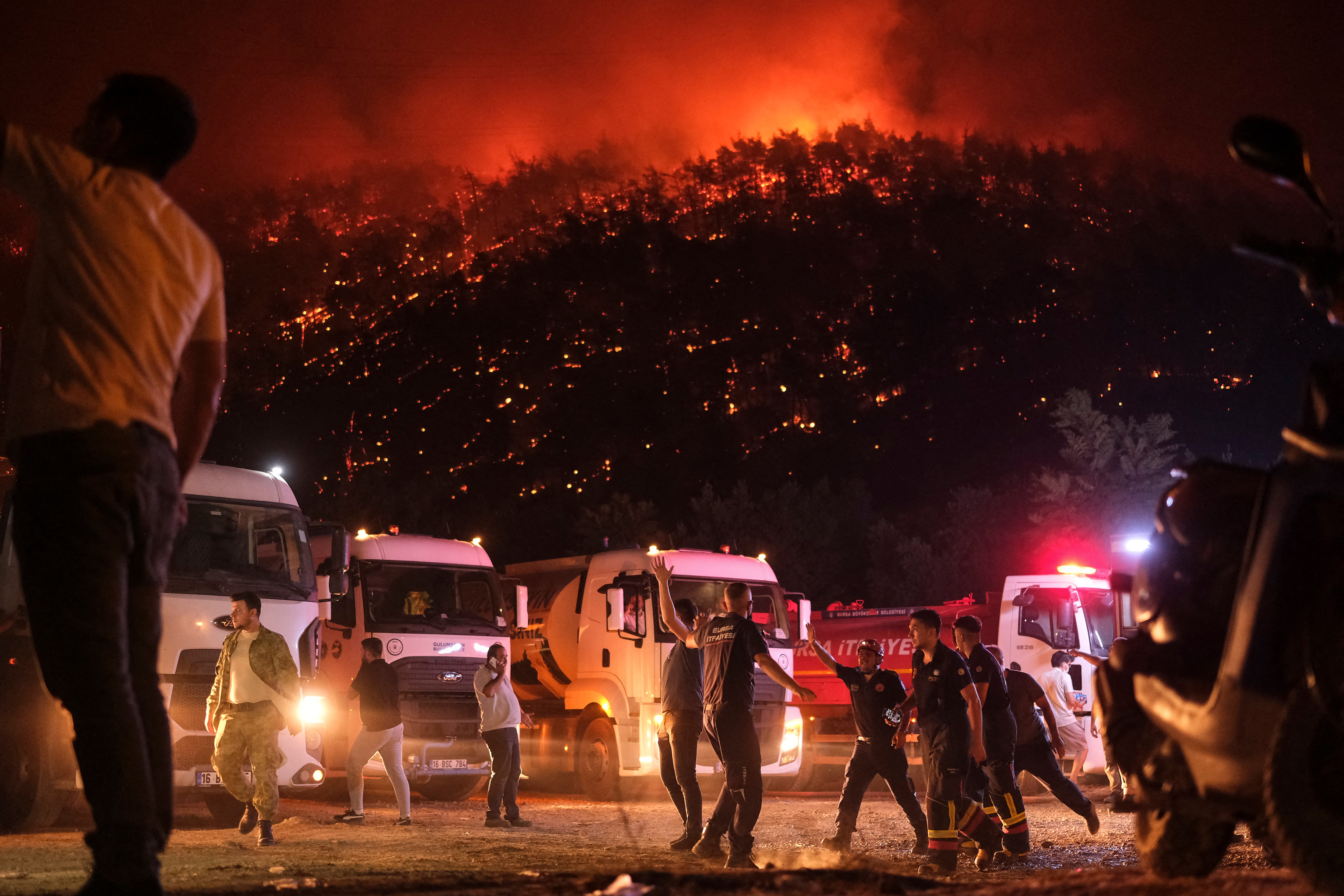 Wildfires threaten Turkey's fourth-largest city