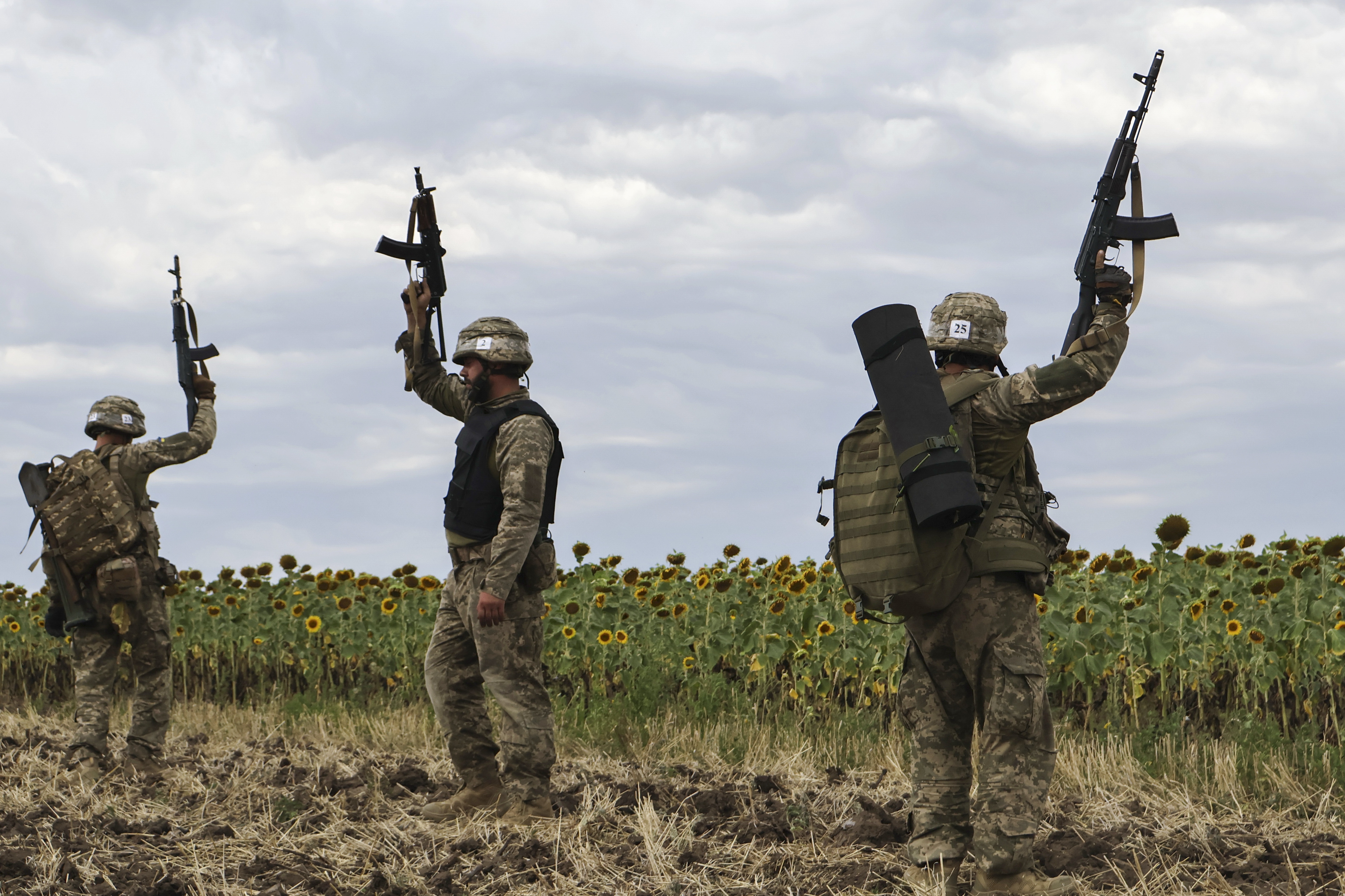 Ukrainian recruits undergo training in Zaporizhzhia