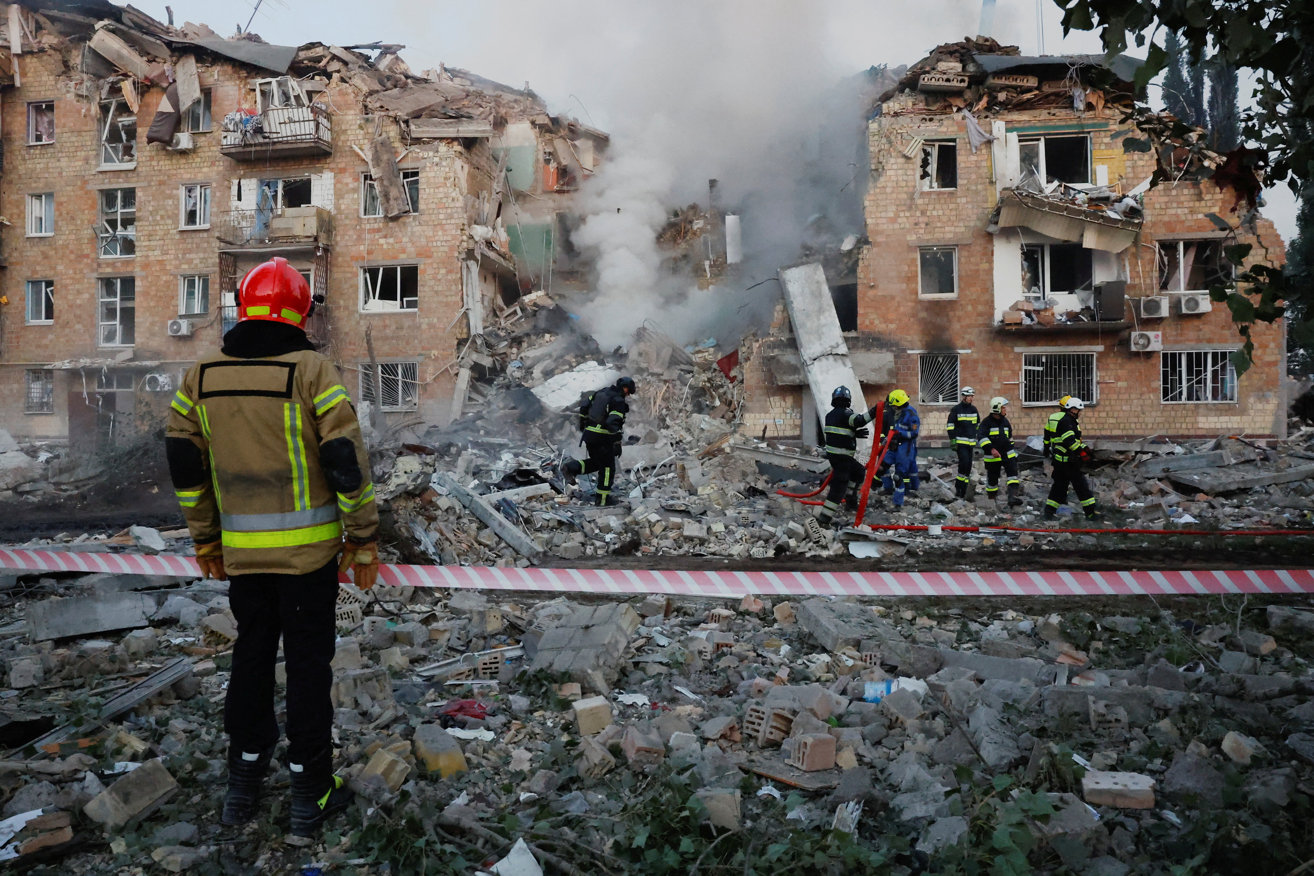 Deadly Russian drone strike targets Ukrainian capital amid peace talks