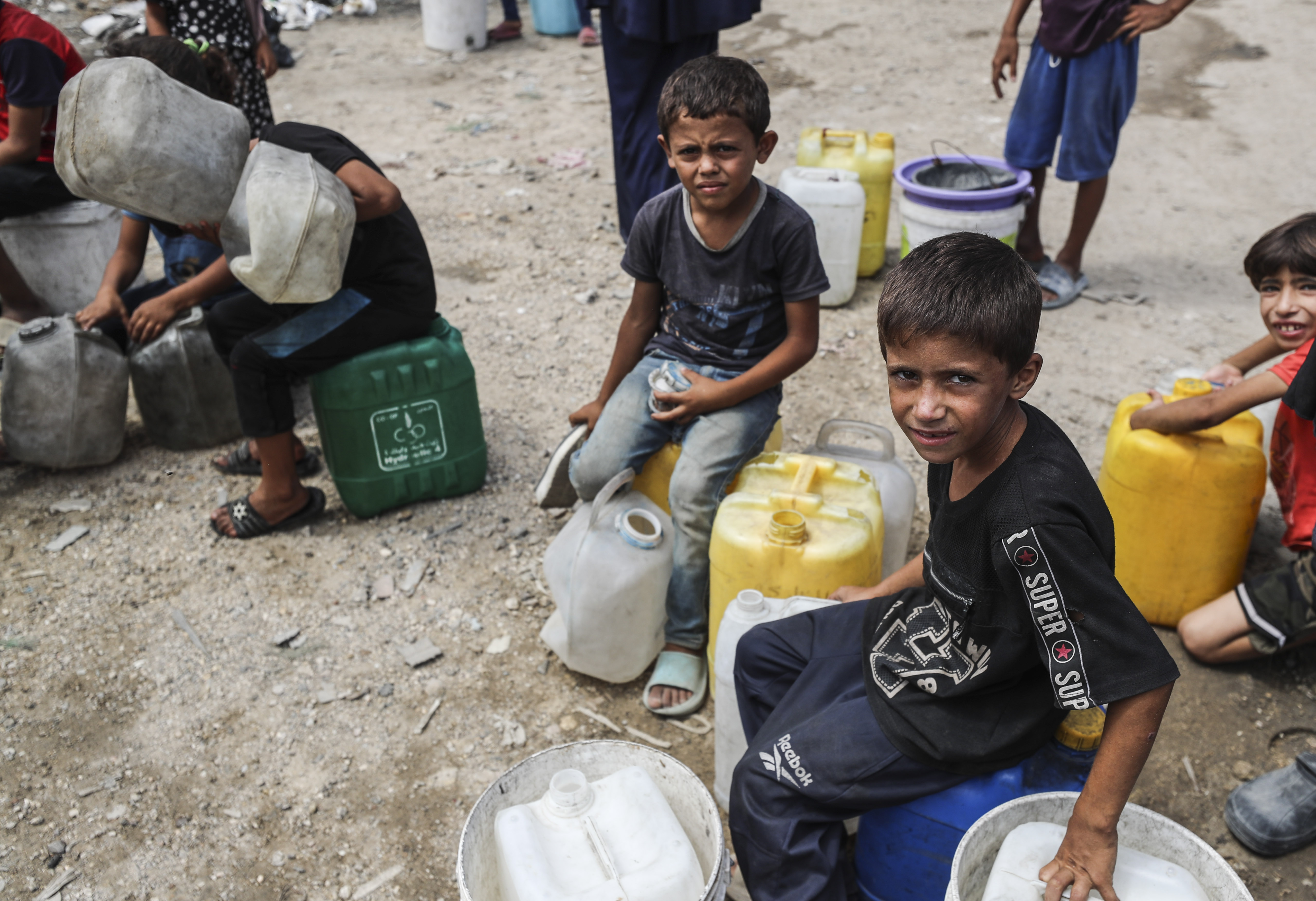 Dire water shortages compound hunger and displacement in Gaza