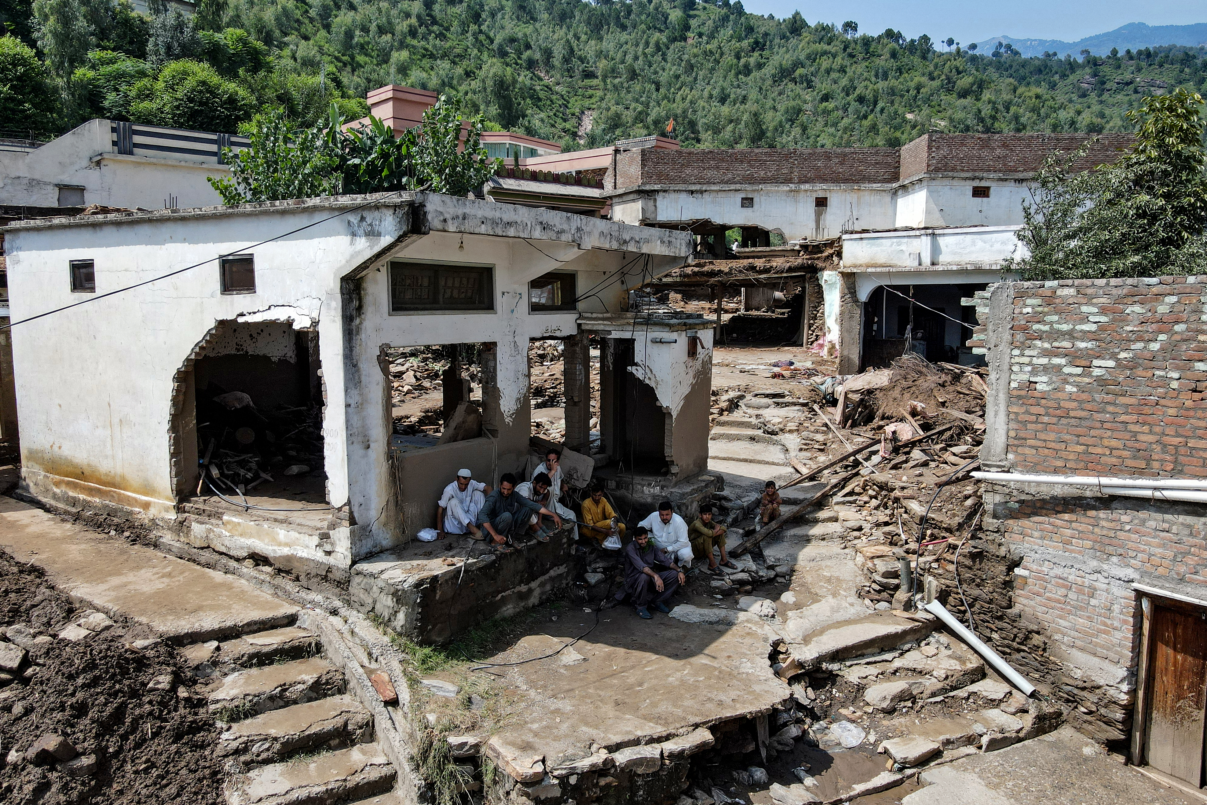 Hopes for survivors wane after Pakistan flooding kills hundreds