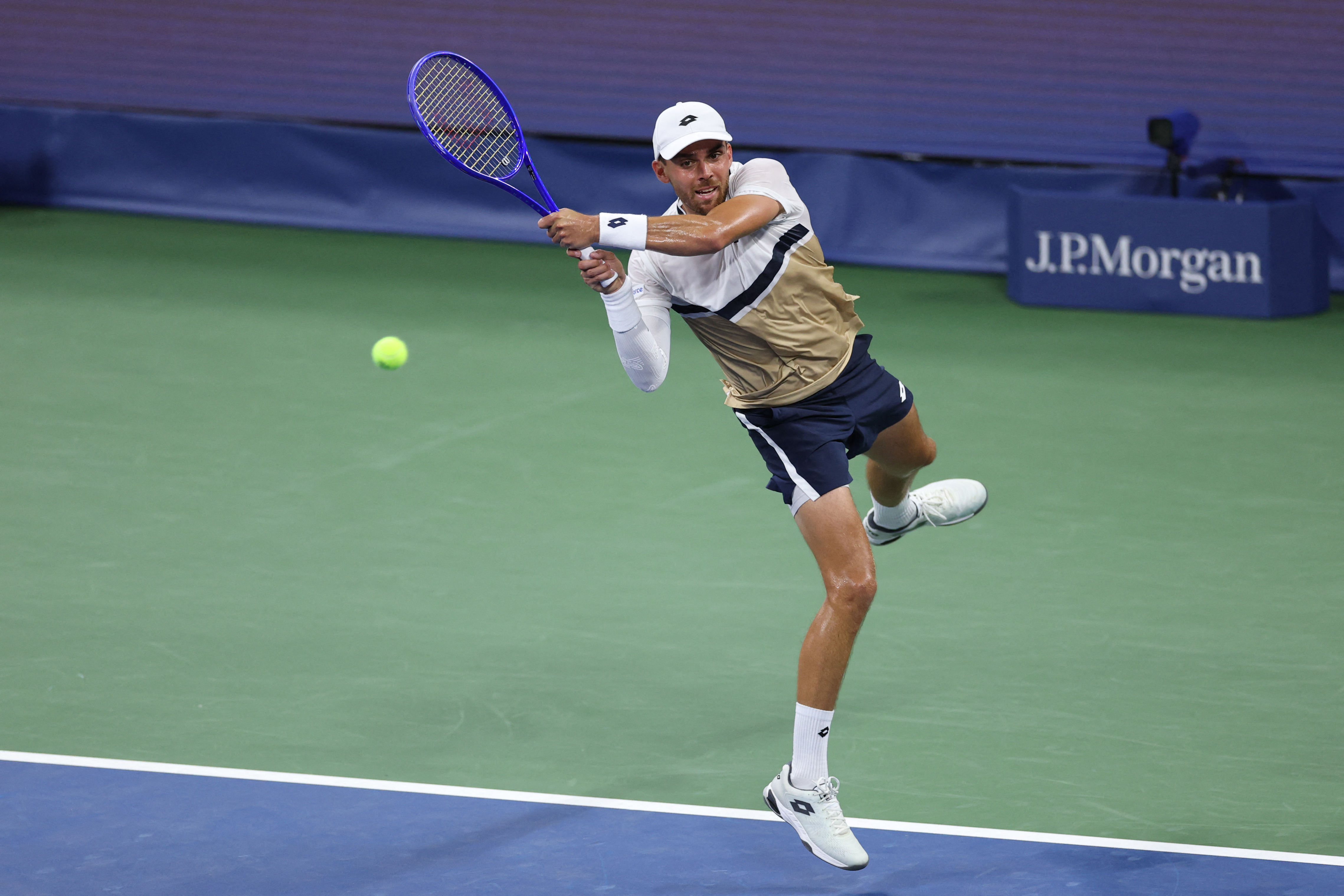 Benjamin Bonzi in action