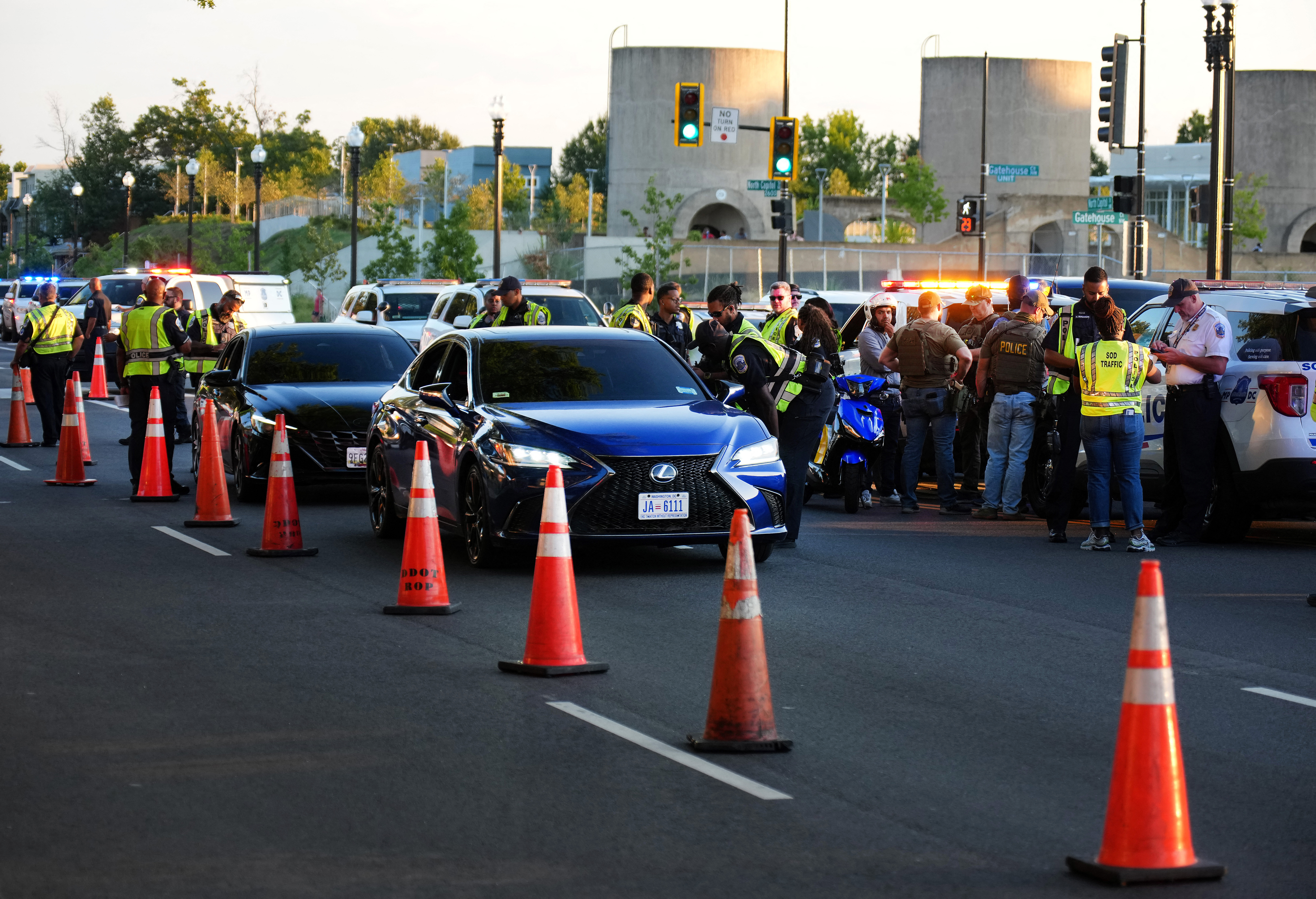 Trump tightens grip on security in Washington