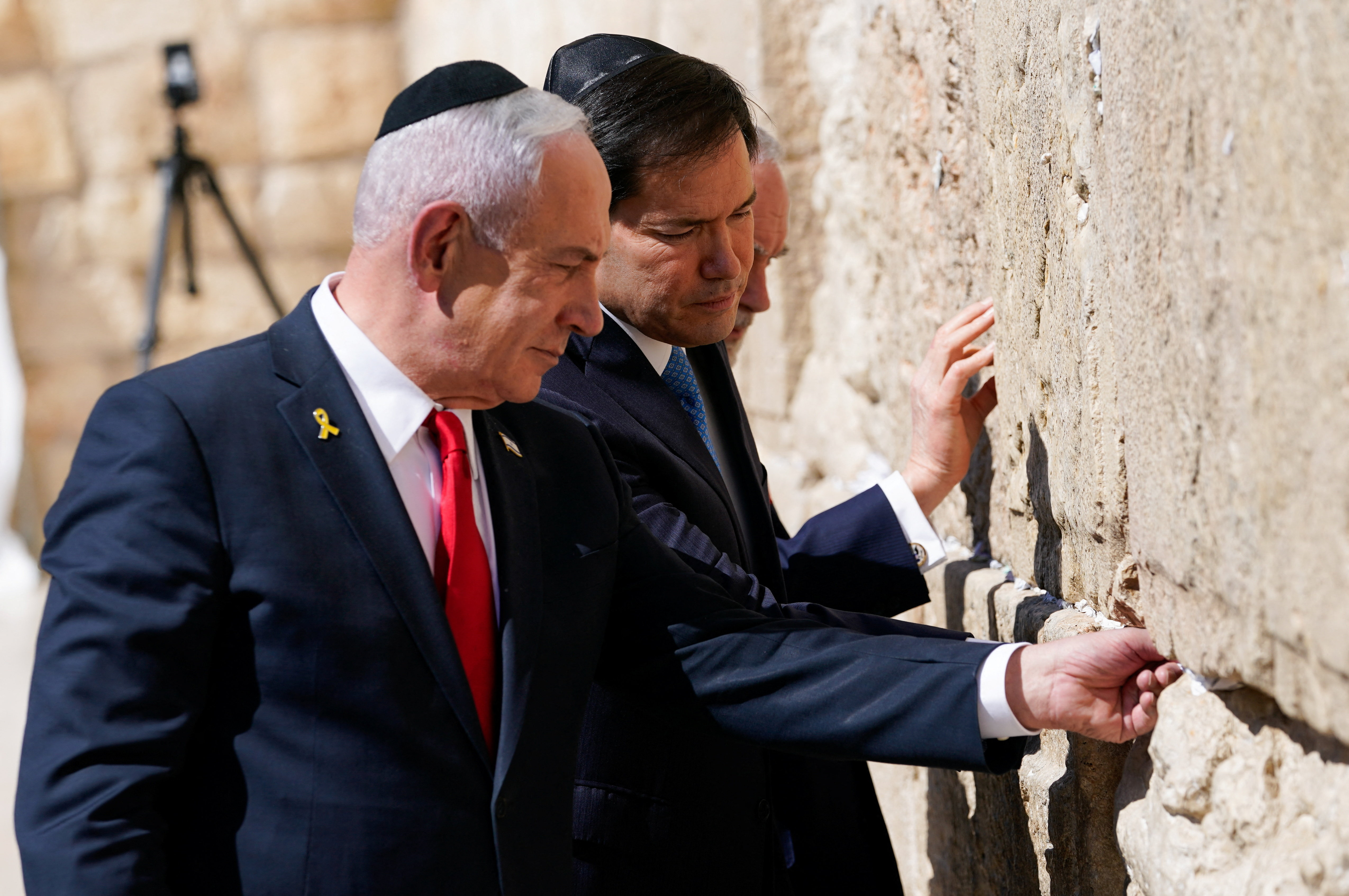 U.S. Secretary of State Marco Rubio and Israeli Prime Minister Benjamin Netanyahu visit the Western Wall, Judaism's holiest prayer site, in Jerusalem's Old City, September 14, 2025. REUTERS/Nathan Howard/Pool