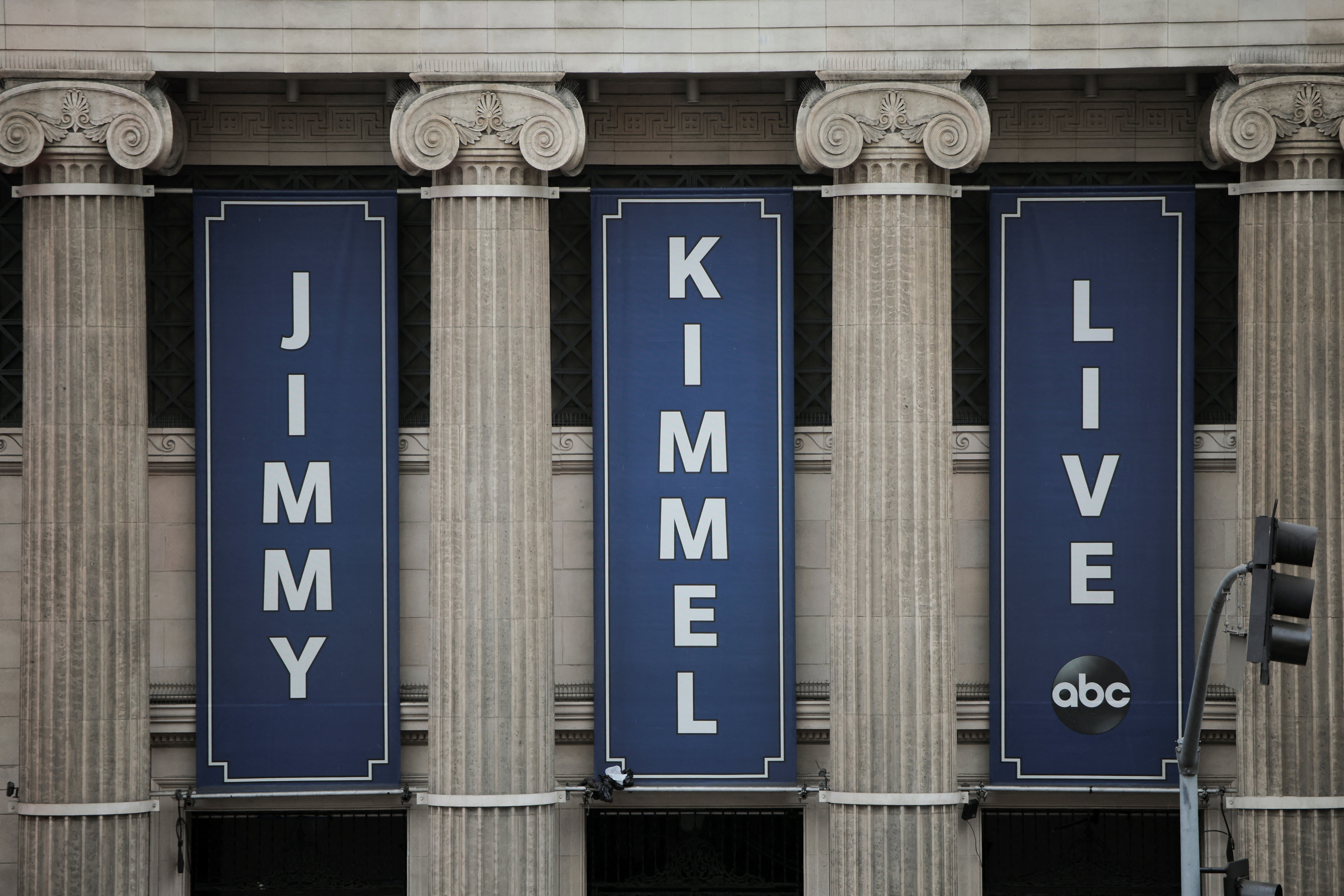 igns read "Jimmy Kimmel Live" at the El Capitan Entertainment Centre, where "Jimmy Kimmel Live!"