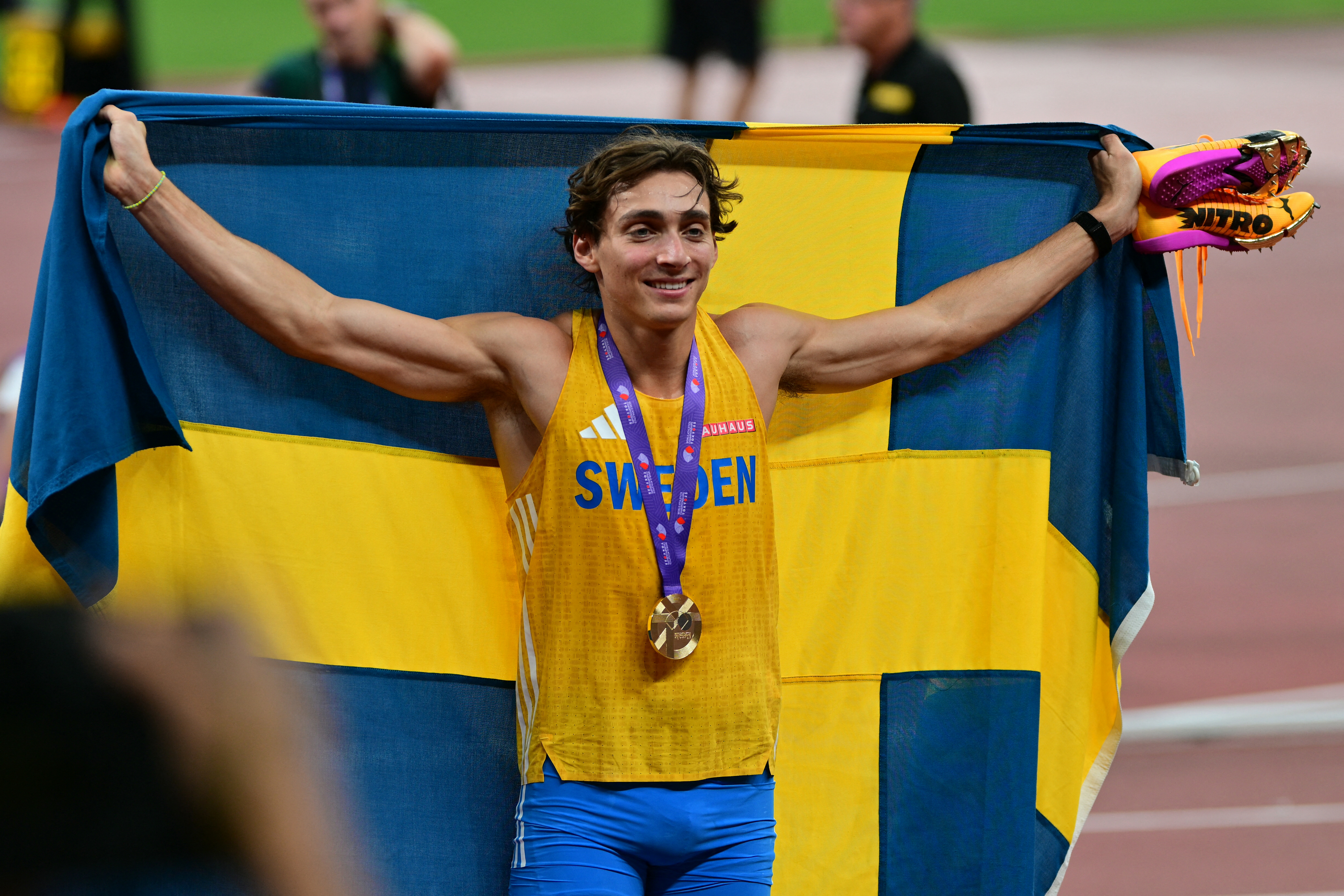 Mondo Duplantis reacts.