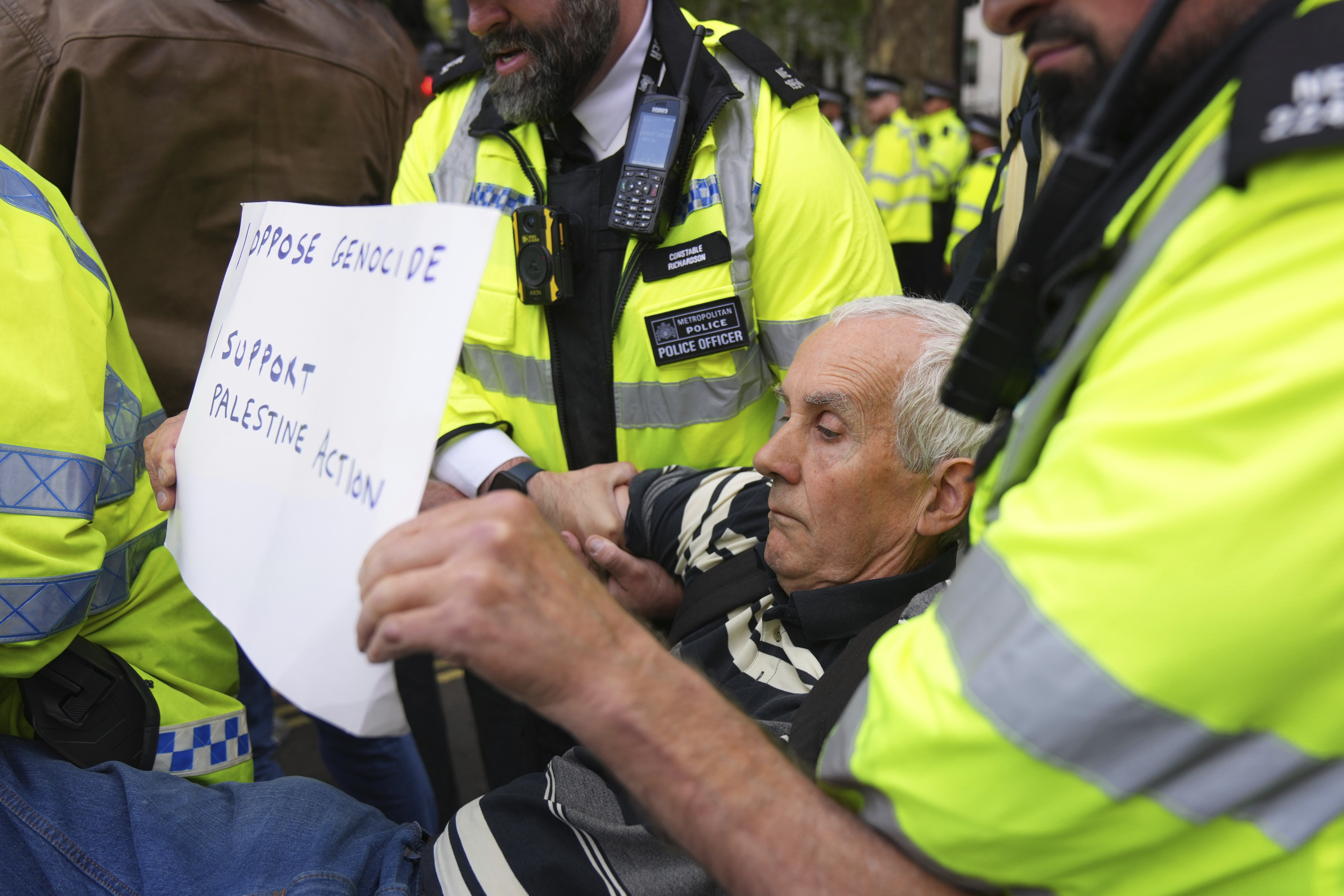 British police detain over 400 at pro-Palestine London protest