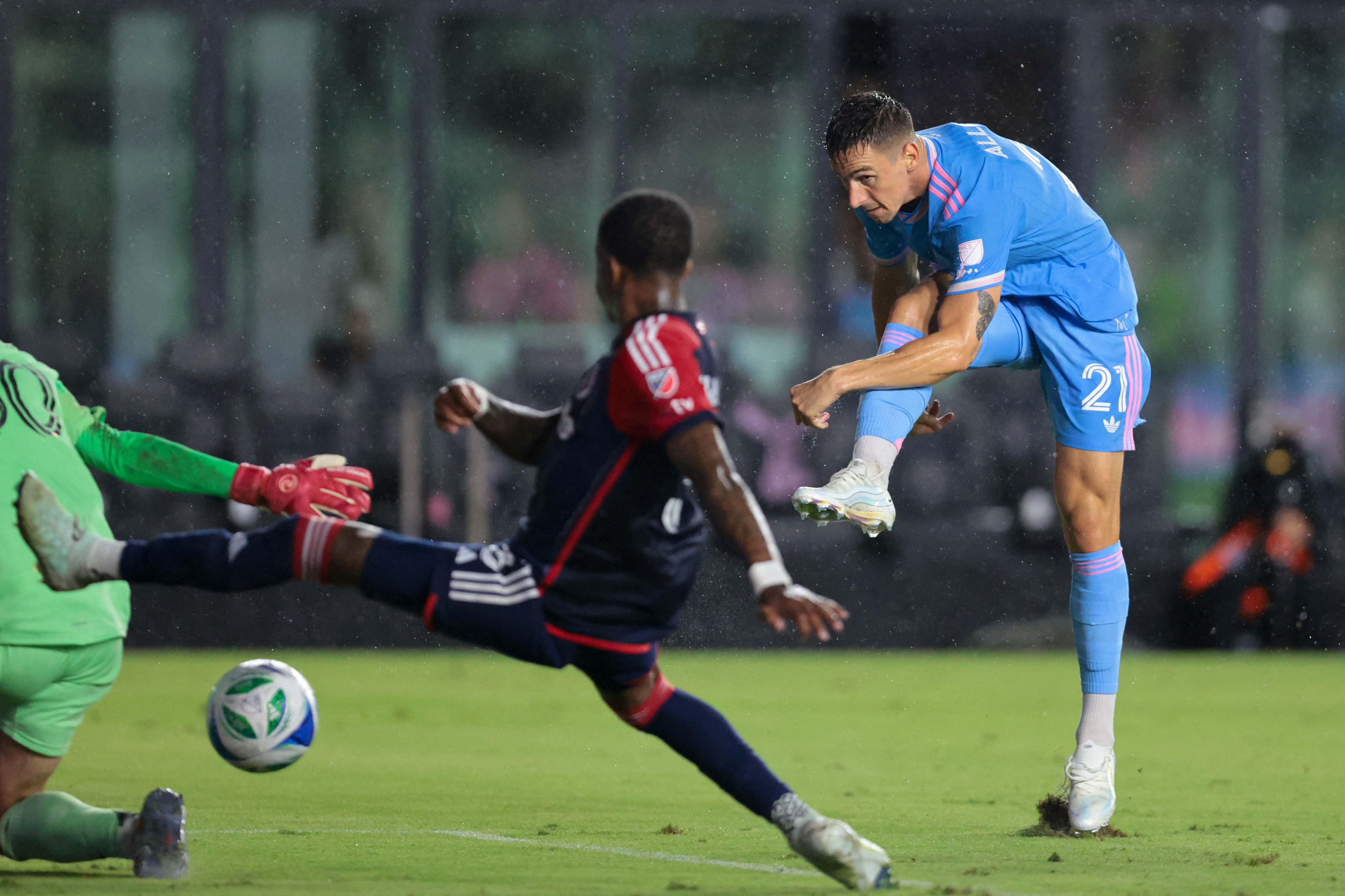 Tadeo Allende in action.