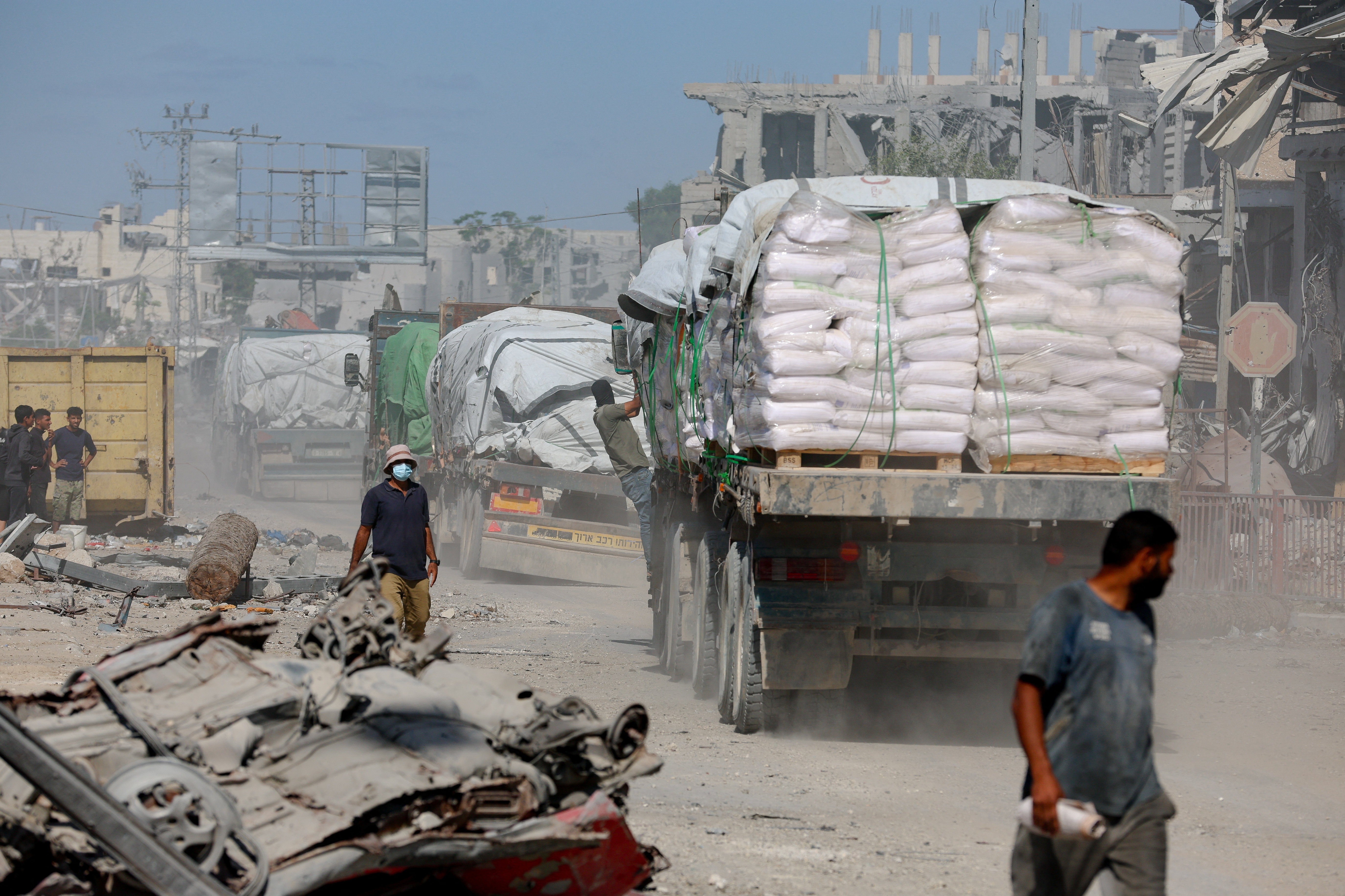 Trucks carrying aid to Gaza