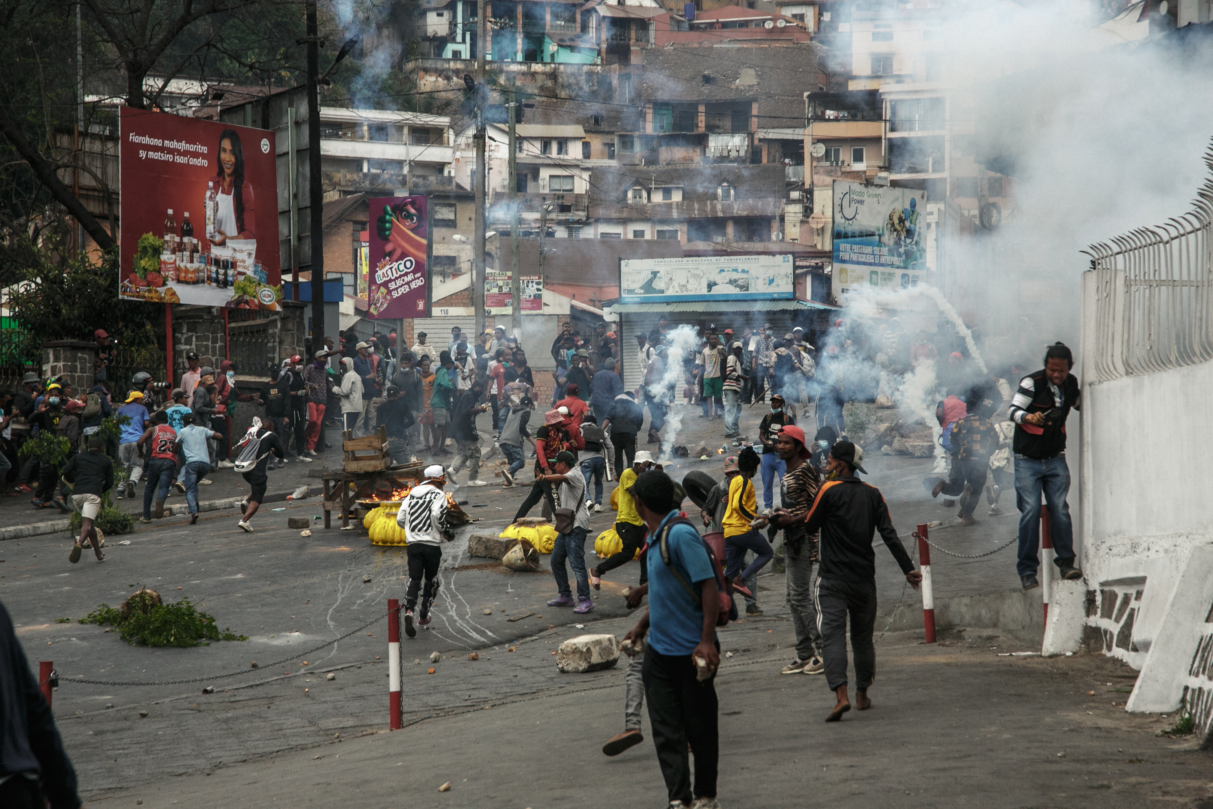 Madagascar protesters return to streets despite move to dissolve government