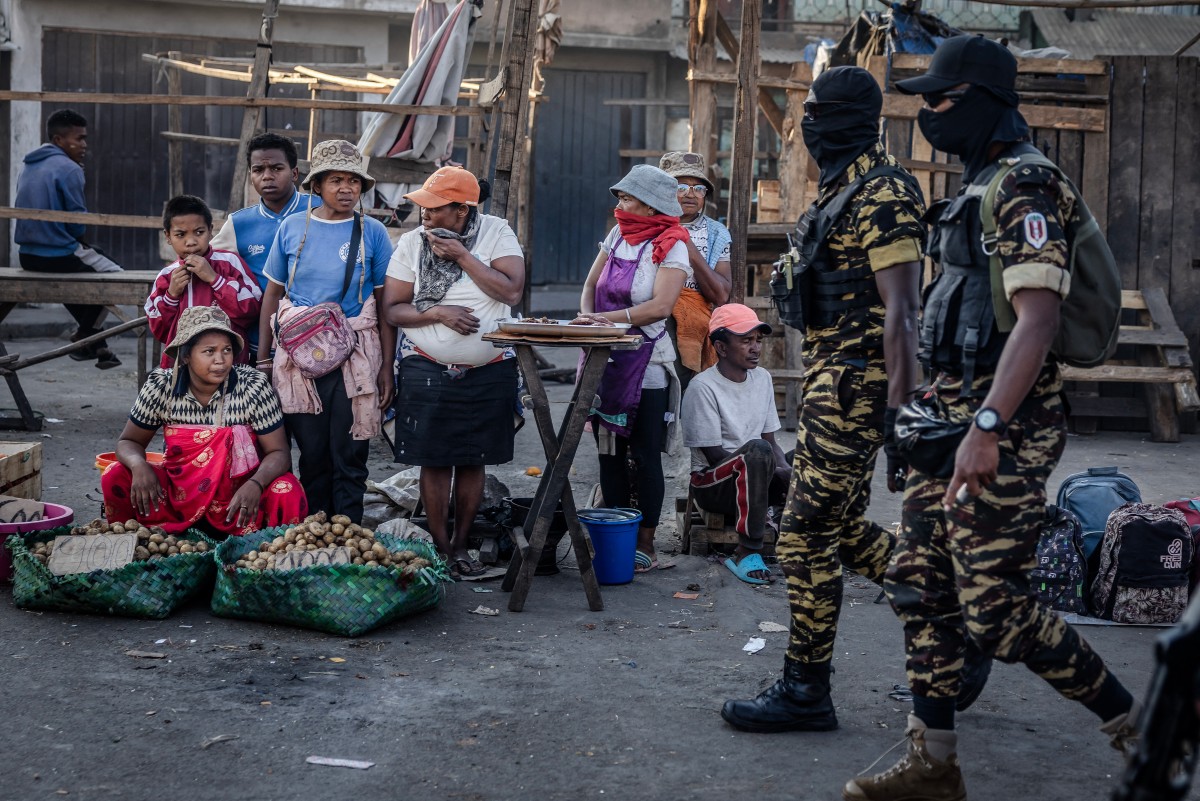 Tear gas and injuries as Madagascar protests turn violent