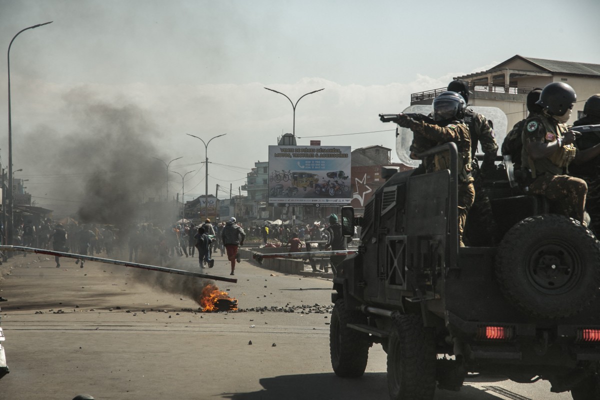Tear gas and injuries as Madagascar protests turn violent