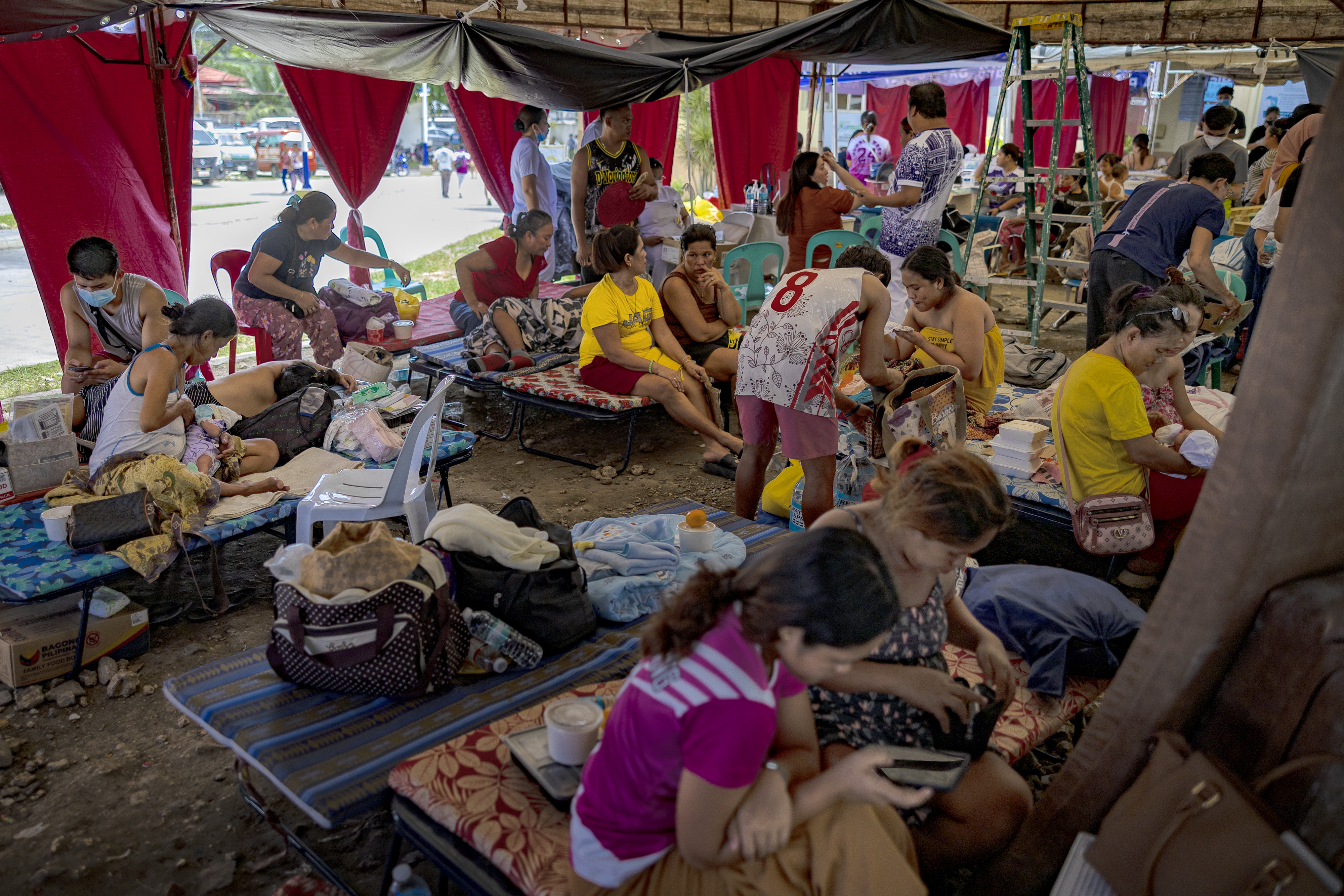 Earthquake death toll rises to 72 in Philippines as recovery efforts shift