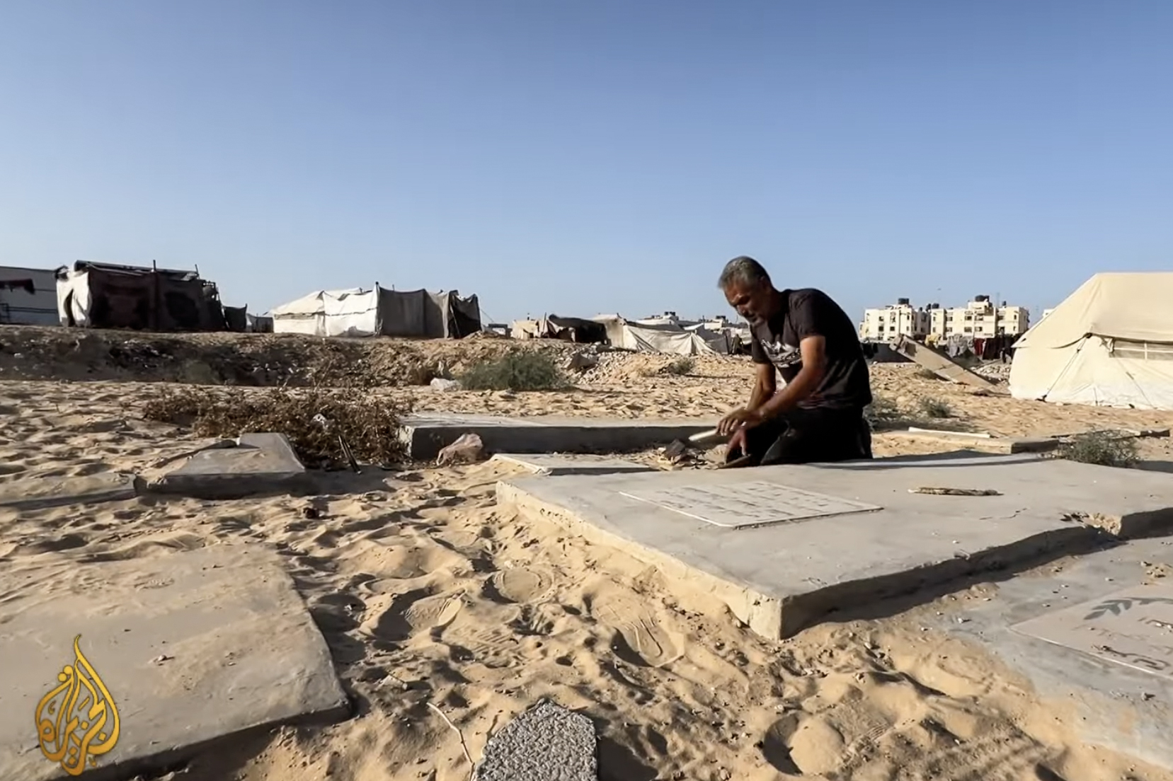 Graveyards are now last option shelters in Gaza for Palestinians amid ruins