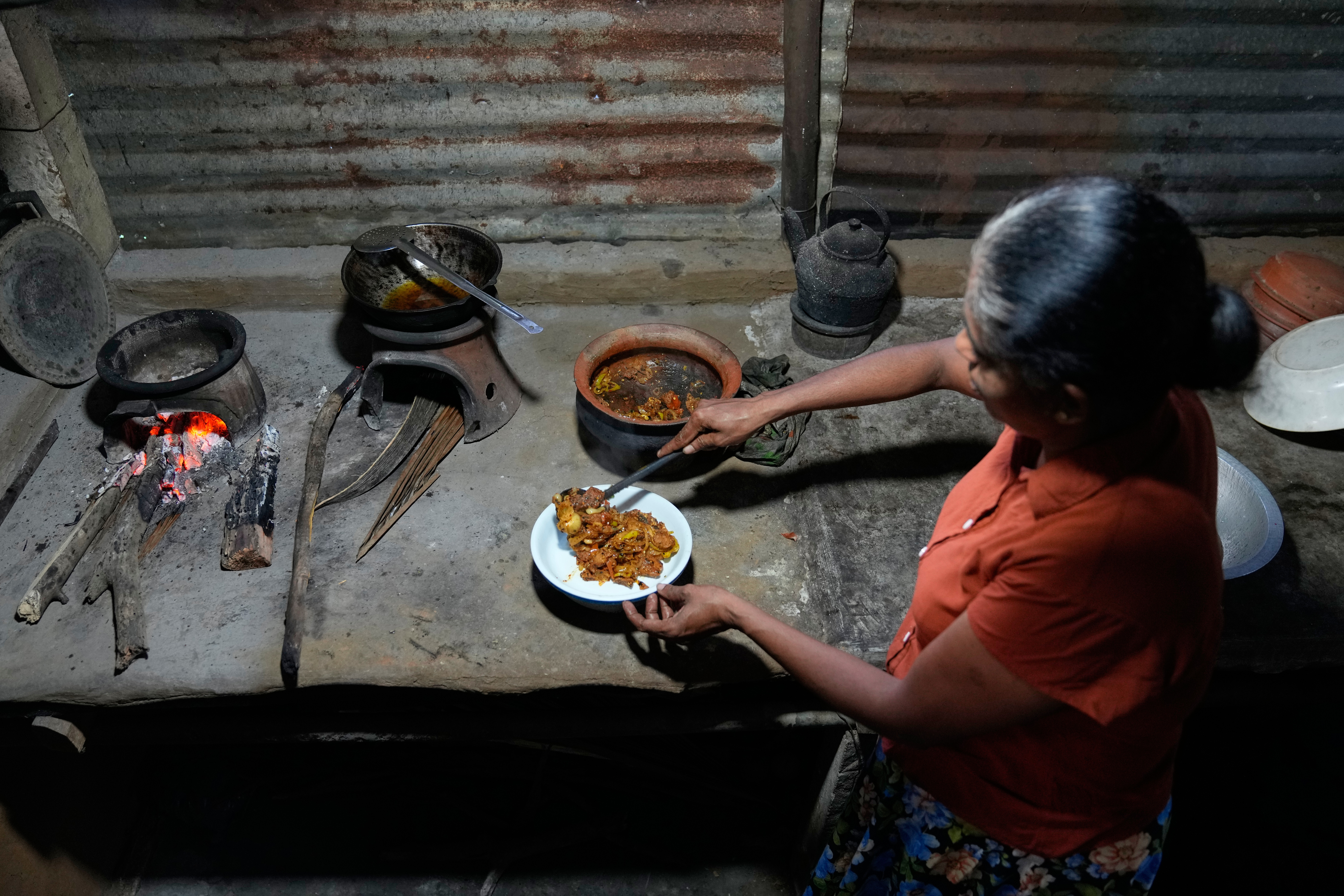 Sri Lankan villagers adapt to snakehead fish invasion