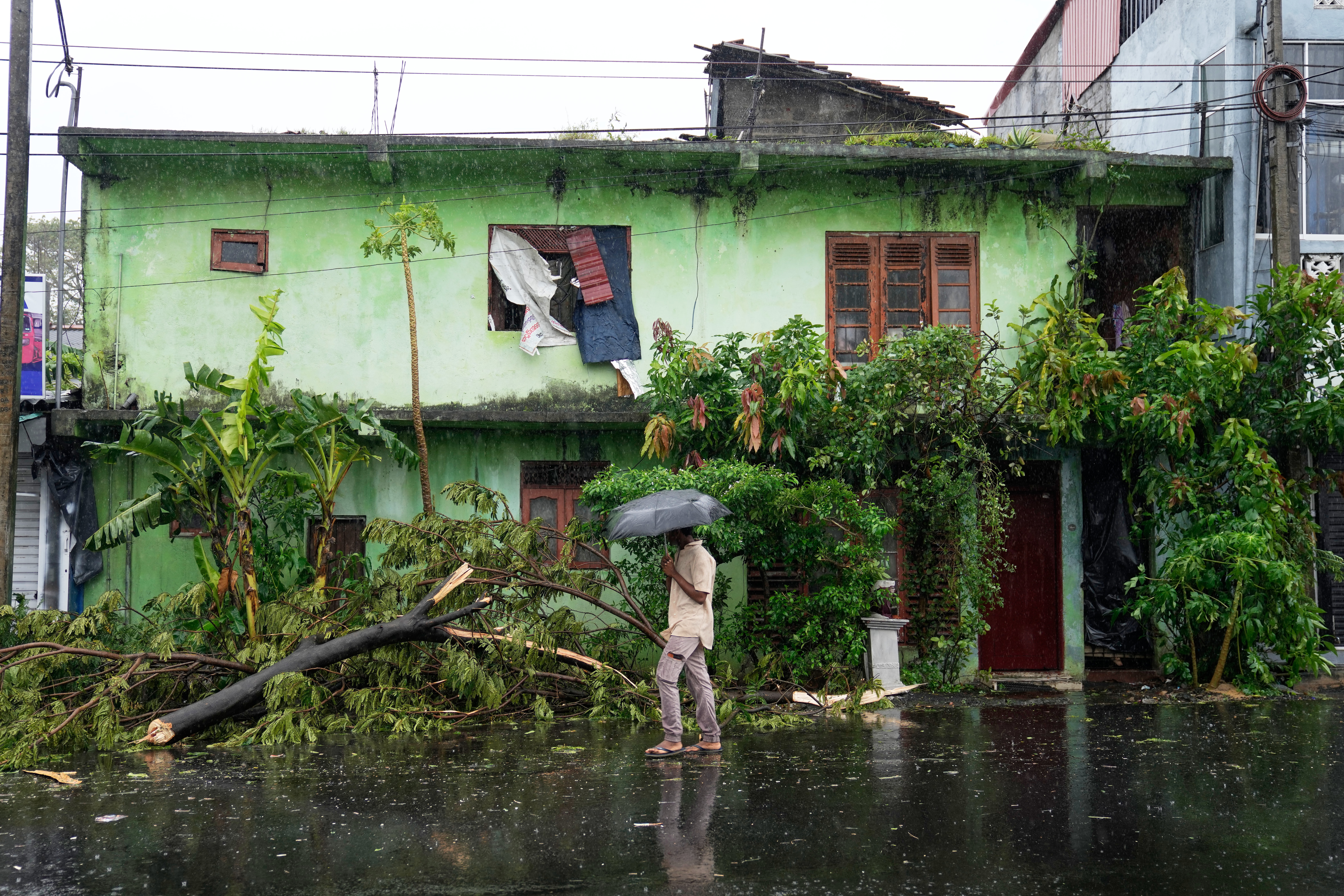 Over 25,000 homes destroyed, 147,000 displaced, as Sri Lanka faces its deadliest flood since 2017, impacting Colombo.